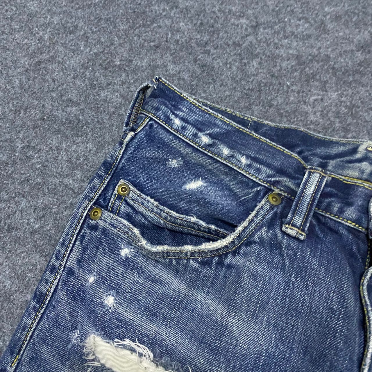 Le Grande Bleu (L.G.B.) 💥Best Offer💥Vintage Blue Blue Japan FlareDistressed Denim Size US 31 - 9 Thumbnail