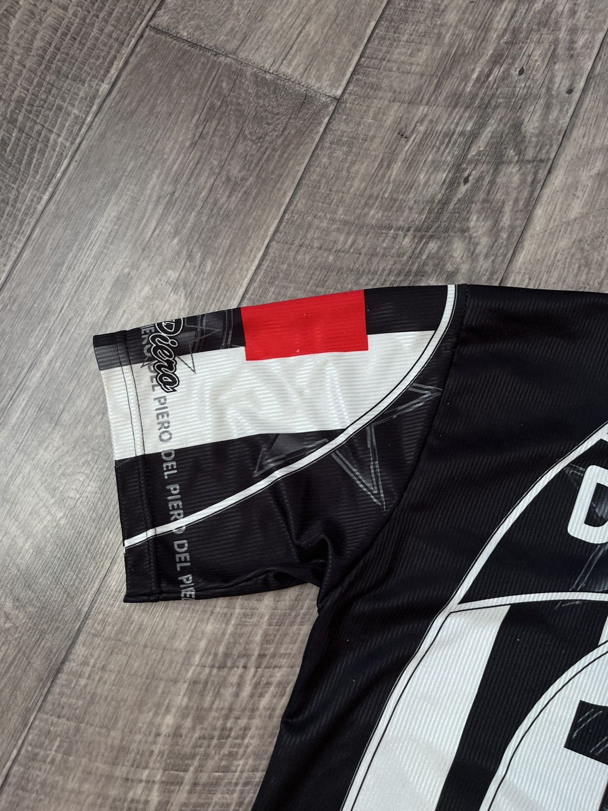 Vintage VINTAGE DEL PIERO JUVENTUS JERSEY SOCCER FOOTBALL BLOKE CORE Size US XL / EU 56 / 4 - 11 Thumbnail
