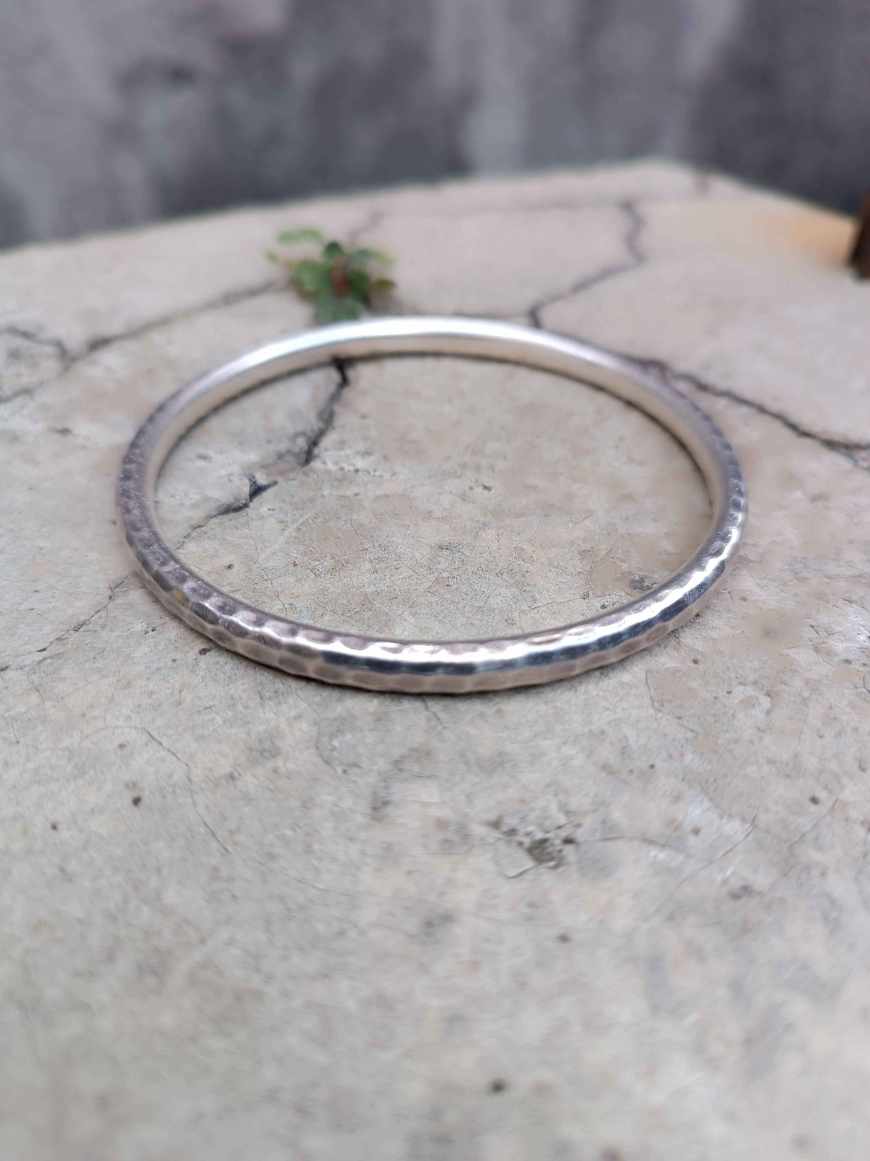 Sterling silver Silpada hammered deals bangle bracelet