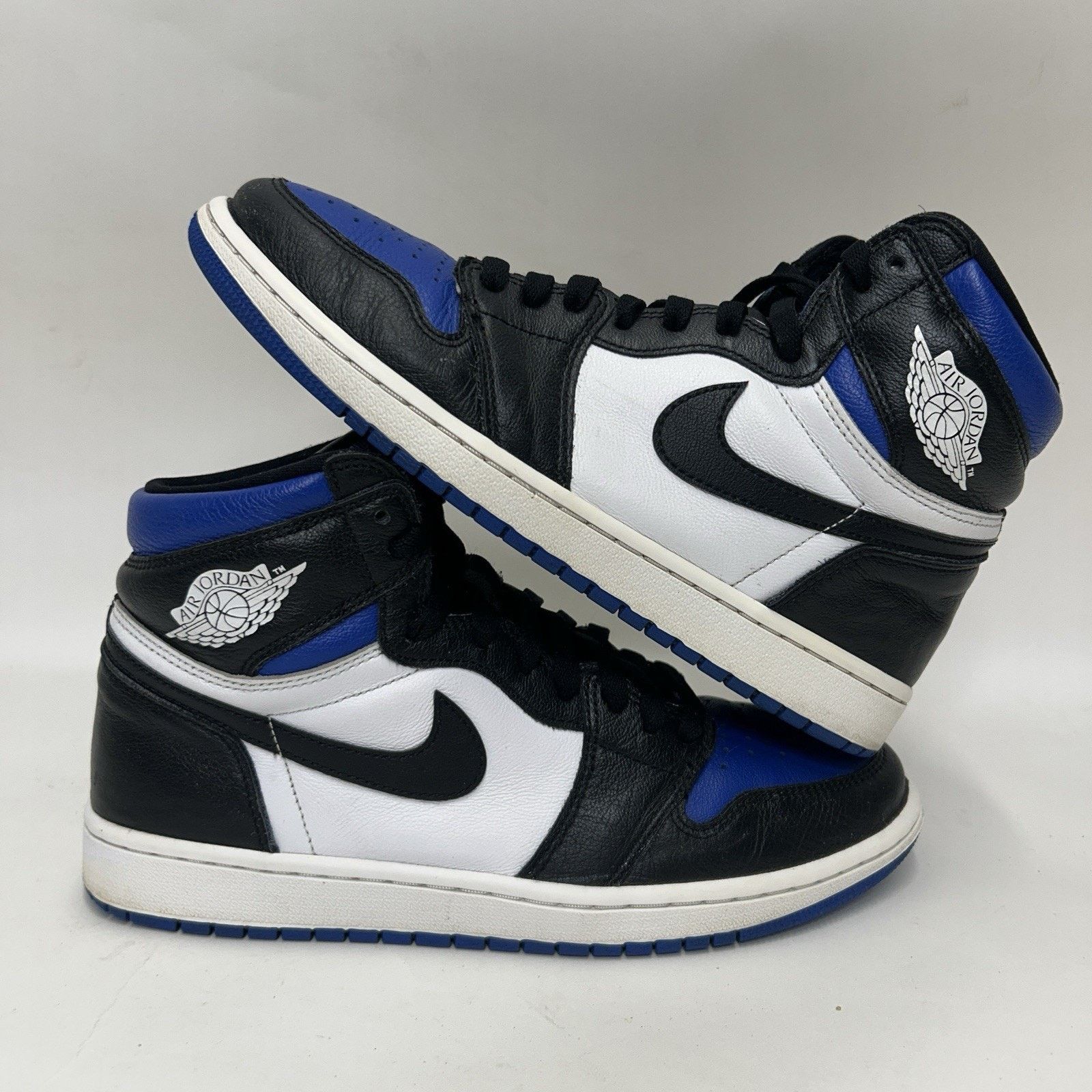 Jordan Brand Nike Air Jordan 1 Retro High OG “Royal Toe” 555088-041 Size US 10 / EU 43 - 1 Thumbnail