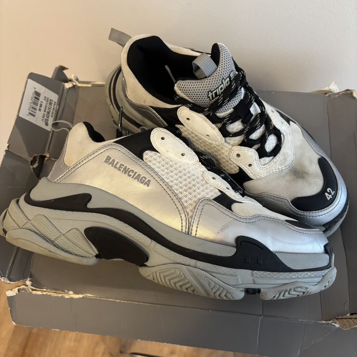 Balenciaga Balenciaga Grey Silver Triple S Size 42 Size US 9 / EU 42 - 1 Thumbnail