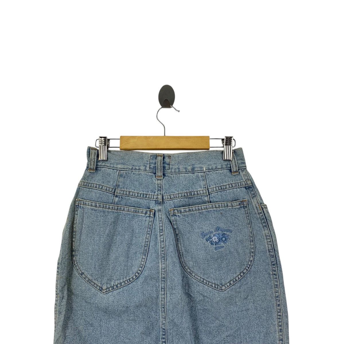 Laura Biagiotti Vintage LAURA BIAGIOTTI ITALY Floral Denim Jeans Midi Skirt Size 26" / US 2 / IT 38 - 6 Thumbnail
