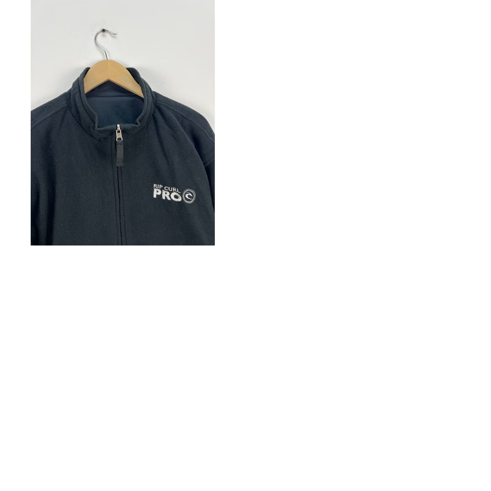 Rip Curl VINTAGE RIP CURL Jacket Reversible Pro Bells Beach Surf Music Festival 2006 Size L Red Mens Jacket Size US L / EU 52-54 / 3 - 9 Thumbnail