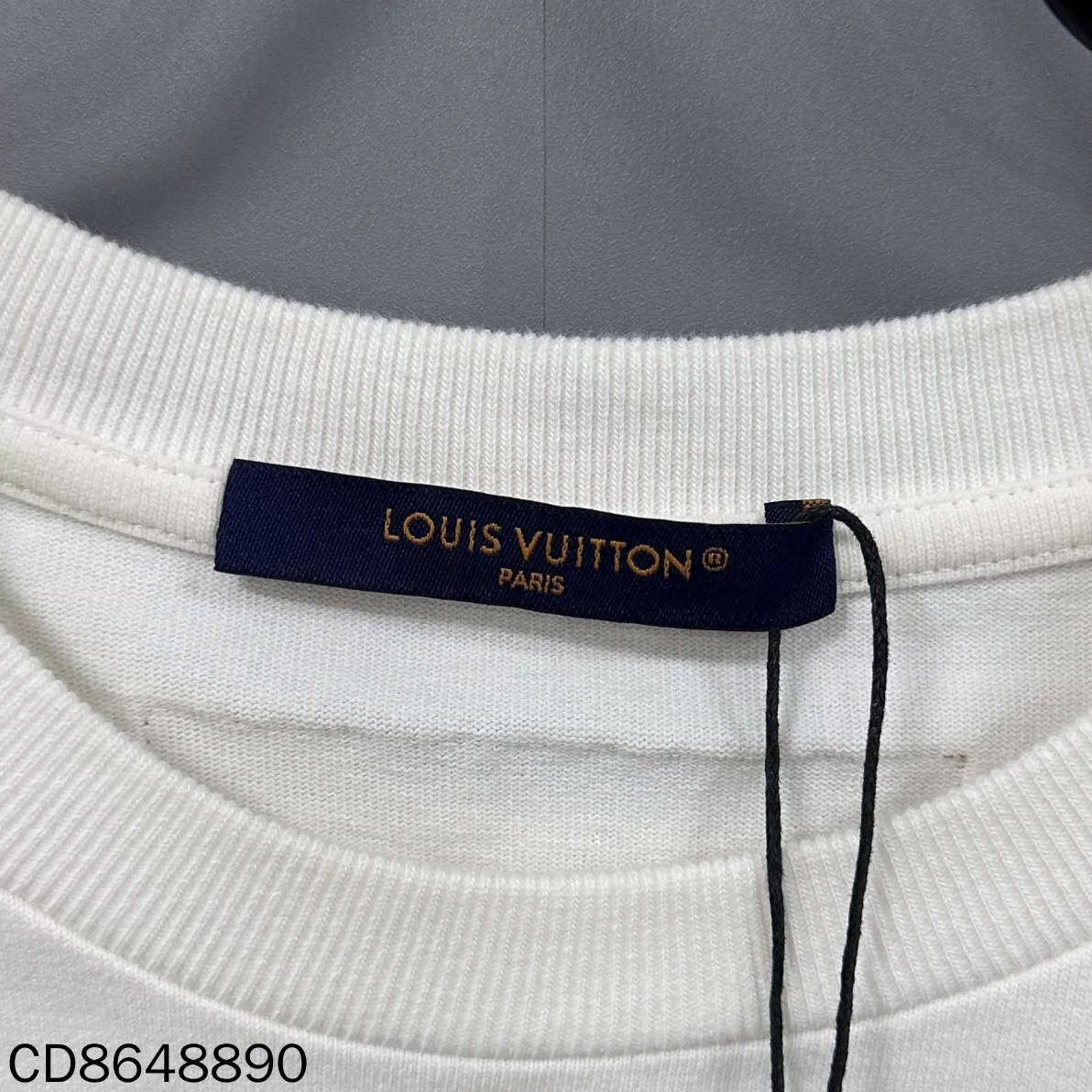 Louis Vuitton LV Rainbow Logo Print SS Tee M 99 New Size US M / EU 48-50 / 2 - 4 Thumbnail