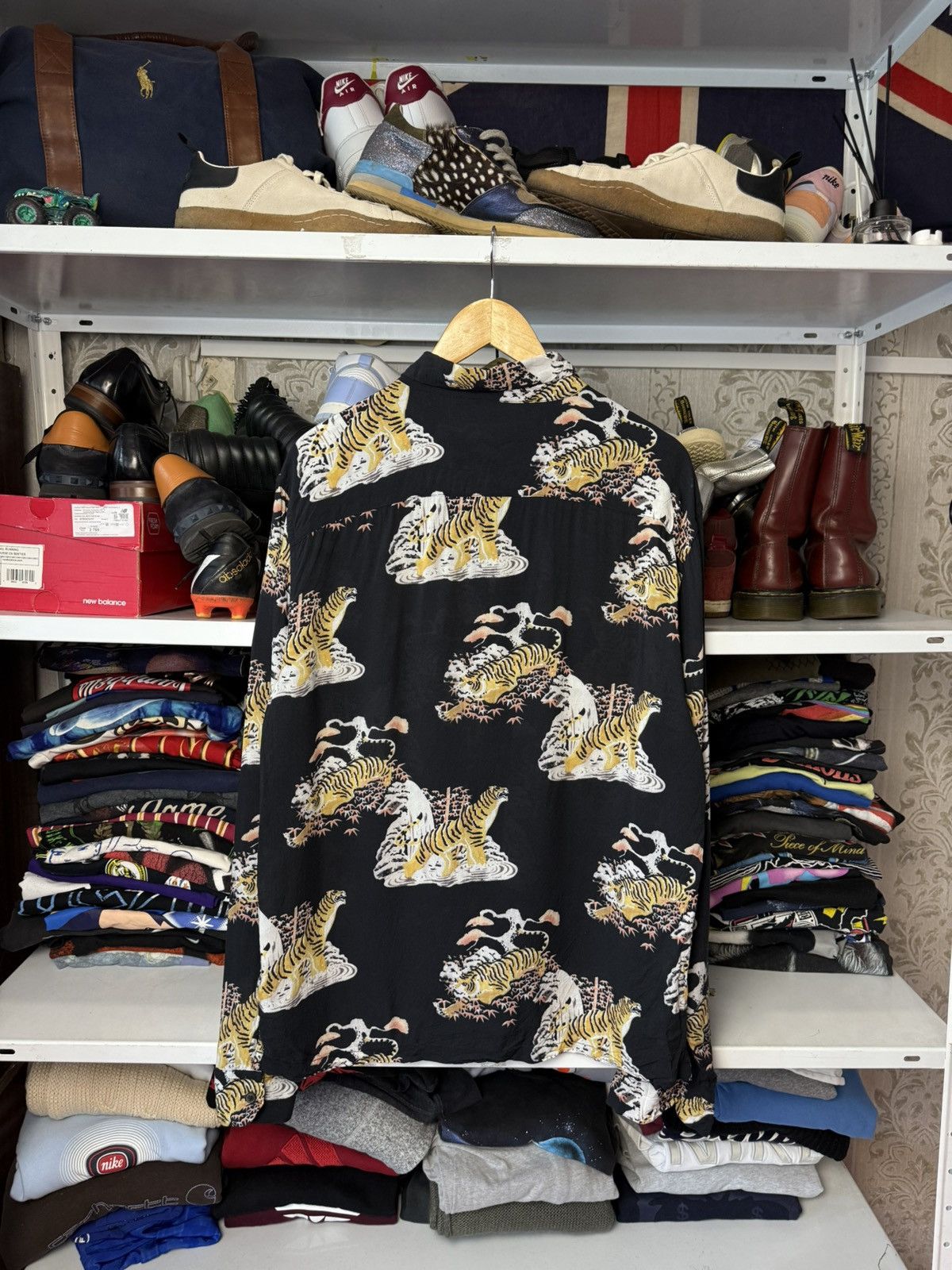 Allsaints Vintage Allsaints Viscose Tiger Crazy Print Y2K Hawaii Shirt Size US L / EU 52-54 / 3 - 3 Thumbnail