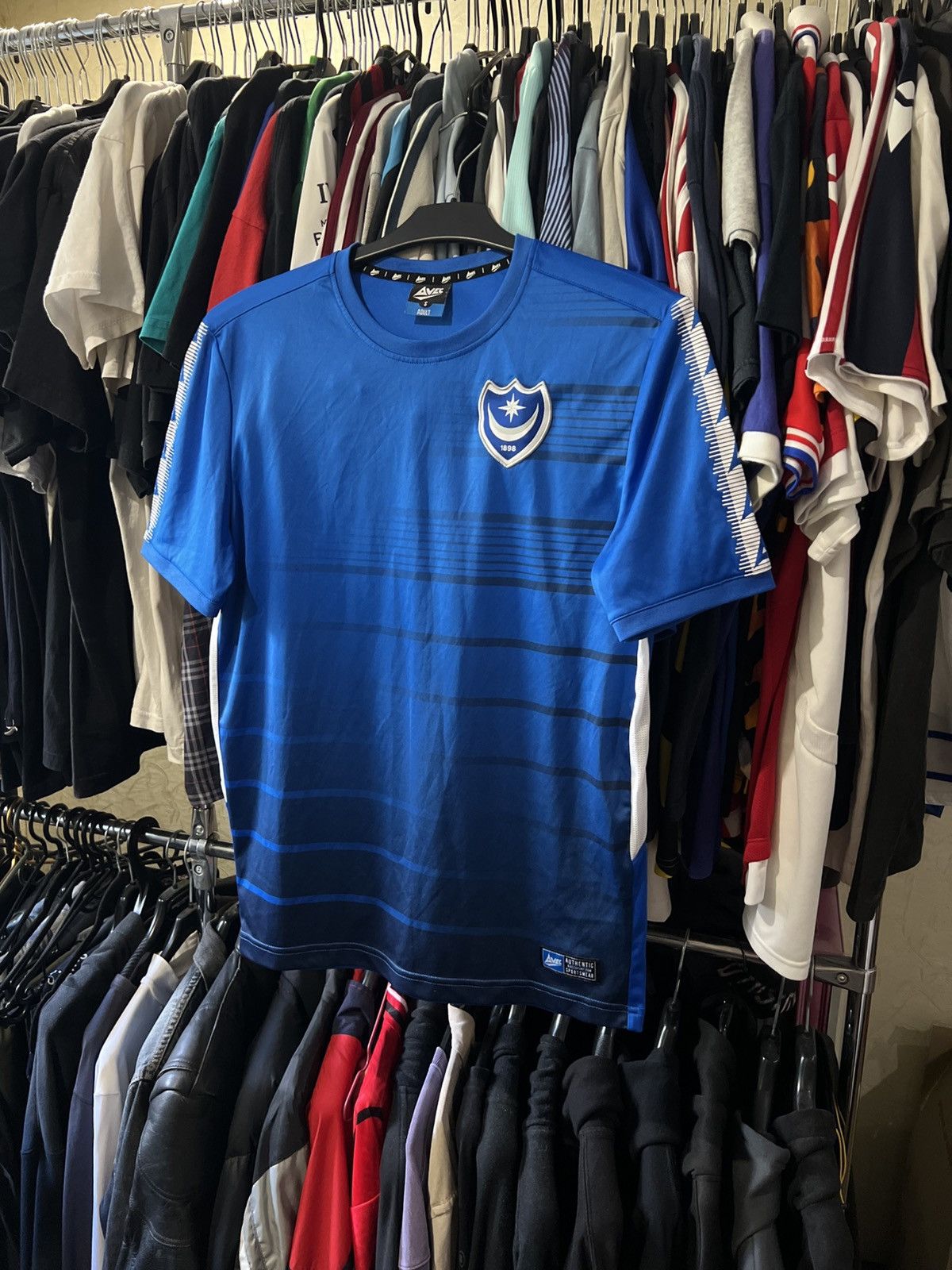 Vintage AVEC PORTSMOUTH TRAINING FOOTBALL JERSEY STADIUM SHIRT SZ S Size US S / EU 44-46 / 1 - 2 Thumbnail