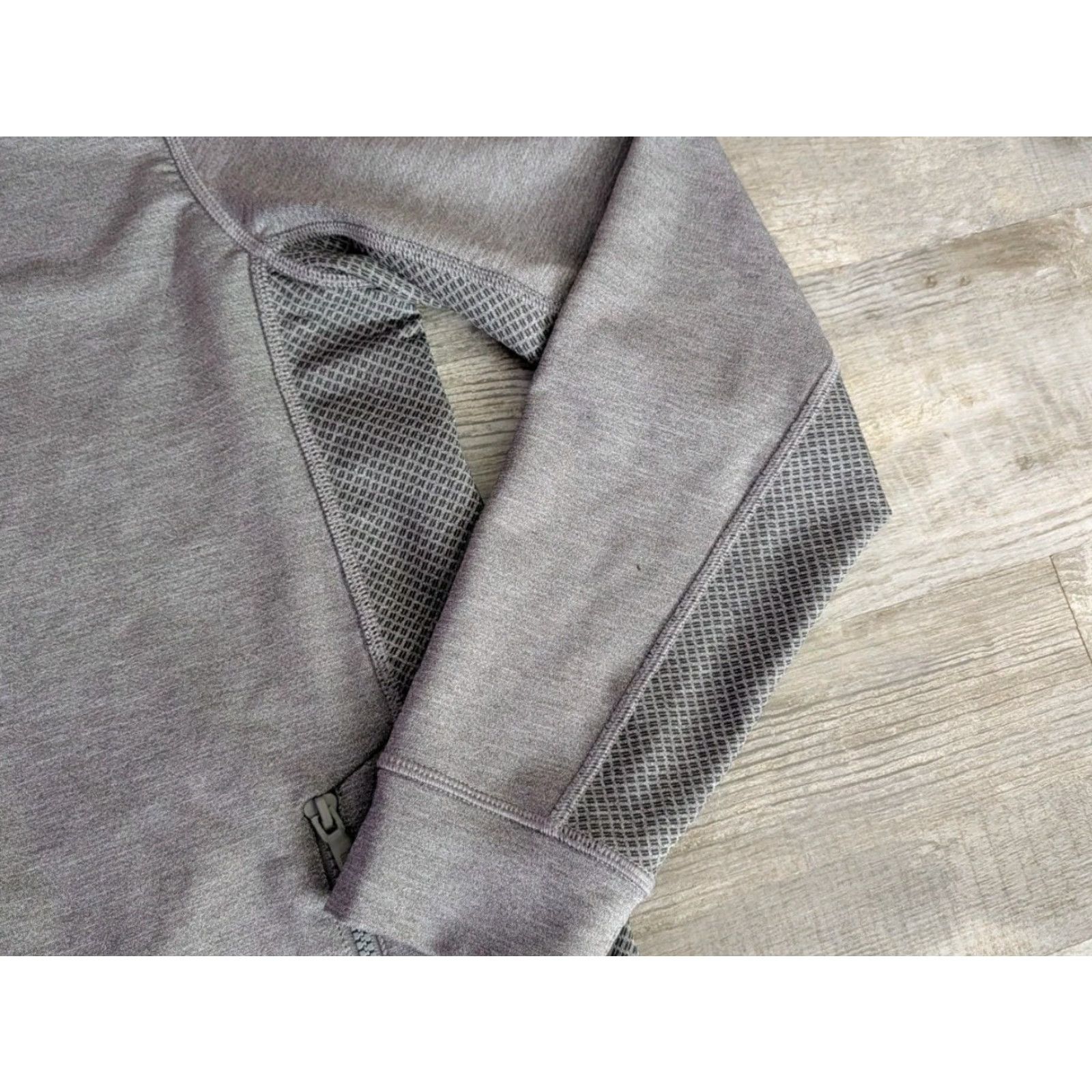 Vineyard Vines Vineyard Vines Performance Quarter Zip Pullover Shirt Mens M Gray Golf VGUC Size US M / EU 48-50 / 2 - 3 Thumbnail