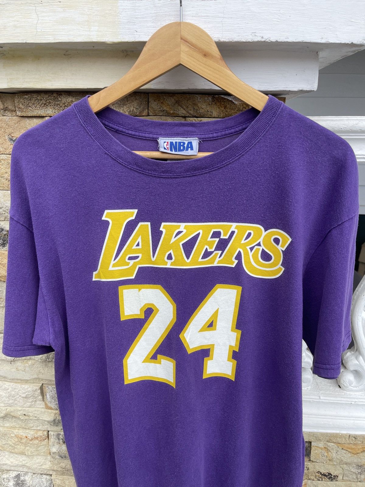 NBA Last Drop🔥Rare🔥Vintage LAKERS Nba 24 BRYANT T-Shirt Size US L / EU 52-54 / 3 - 4 Thumbnail