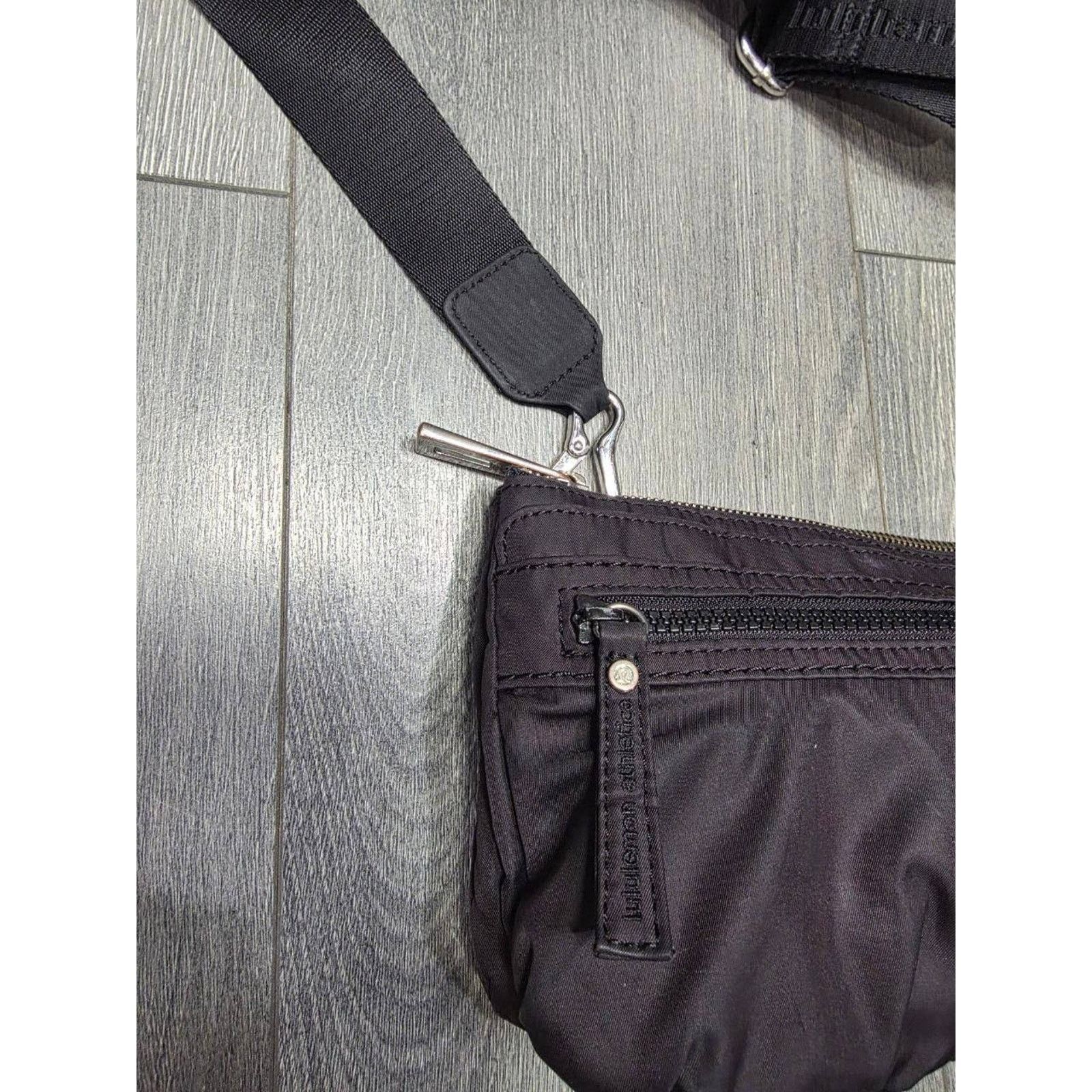 Lululemon Lululemon Waist Bag Sling Black CrossBody Chunky B000635 Size ONE SIZE - 14 Thumbnail