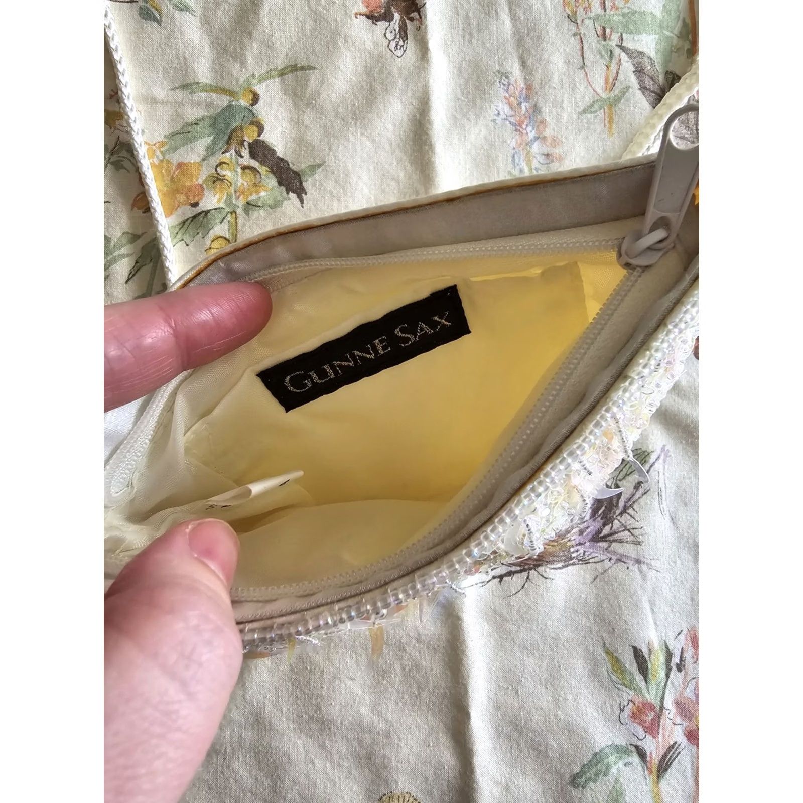 Vintage VINTAGE Gunne Sax Jessica McClintock Iridescent Sequin Crossbody Purse Small 80s 90s White Evening Bag Womens Size ONE SIZE - 7 Thumbnail