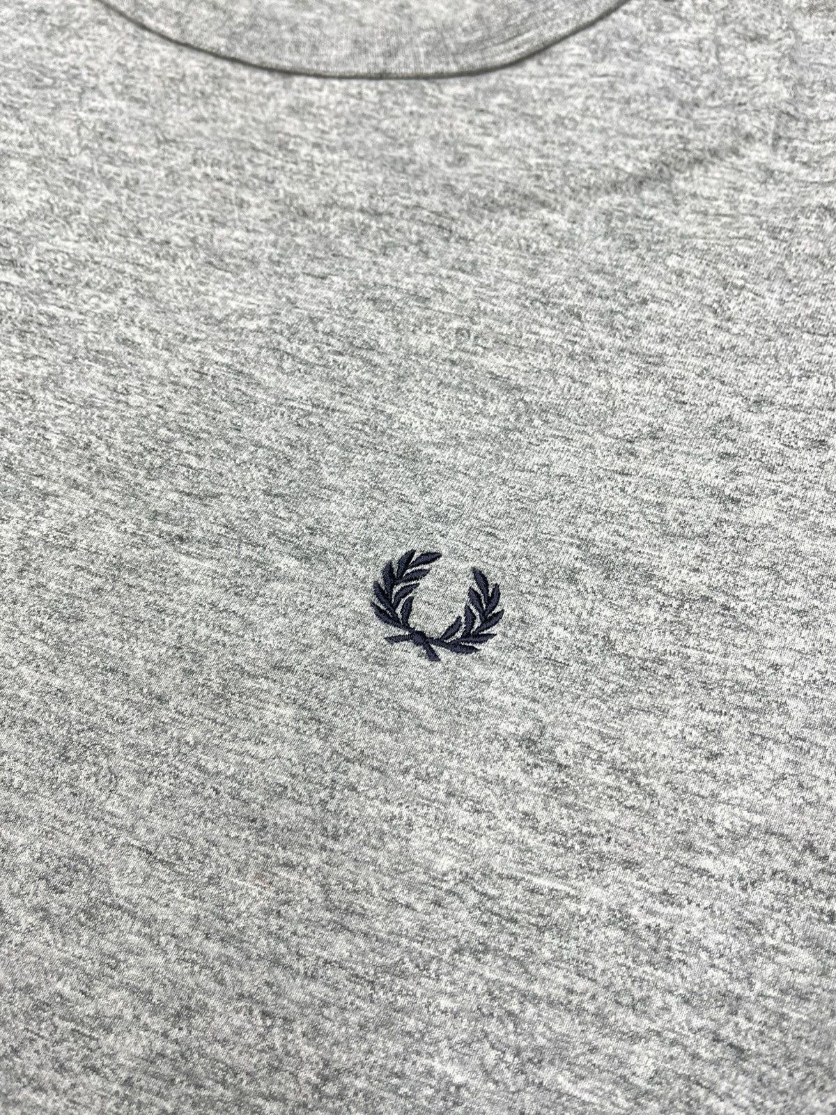 Fred Perry Vintage Fred Perry Basic Grey T Shirt Y2K Size M Size US M / EU 48-50 / 2 - 5 Thumbnail