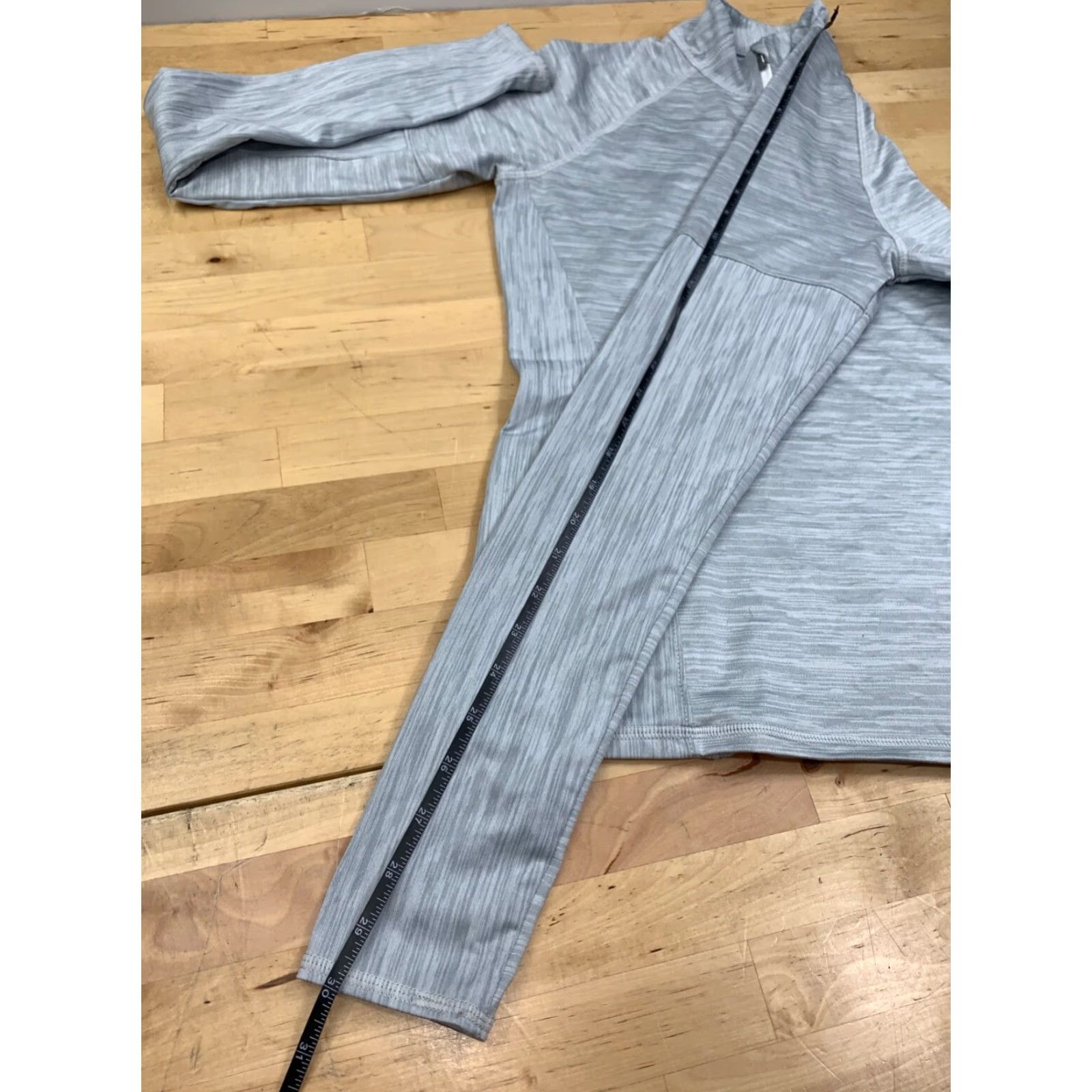 Athleta **Womens 1/4 Zip Pullover Sweatshirt Gray S Activewear** User: **Athleta 1/4 Zip Pullover Sweatshirt Gray S Women's Activewear** Size S / US 4 / IT 40 - 7 Thumbnail