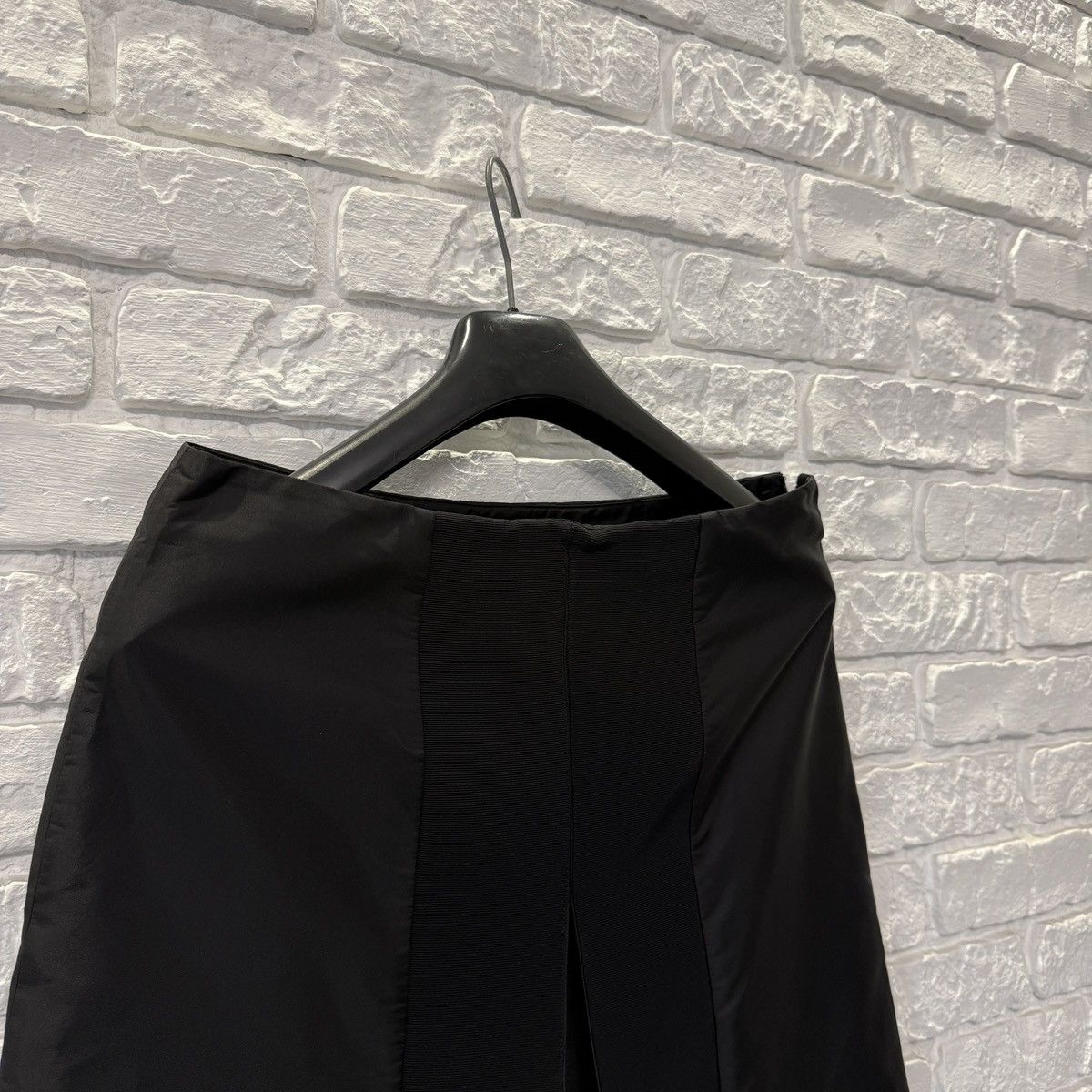 Prada Prada 100 % Nylon Skirt Luxury size 42 Made in Italy Size 28" / US 6 / IT 42 - 3 Thumbnail