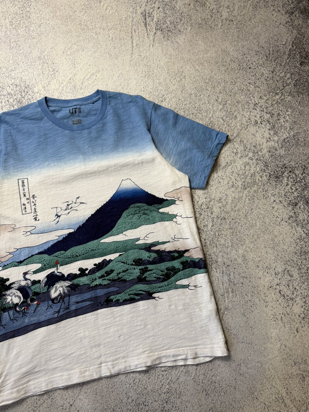 Uniqlo Mens T Shirt Uniqlo Hokusai Blue Pop Art Tee Size L Size US L / EU 52-54 / 3 - 7 Thumbnail