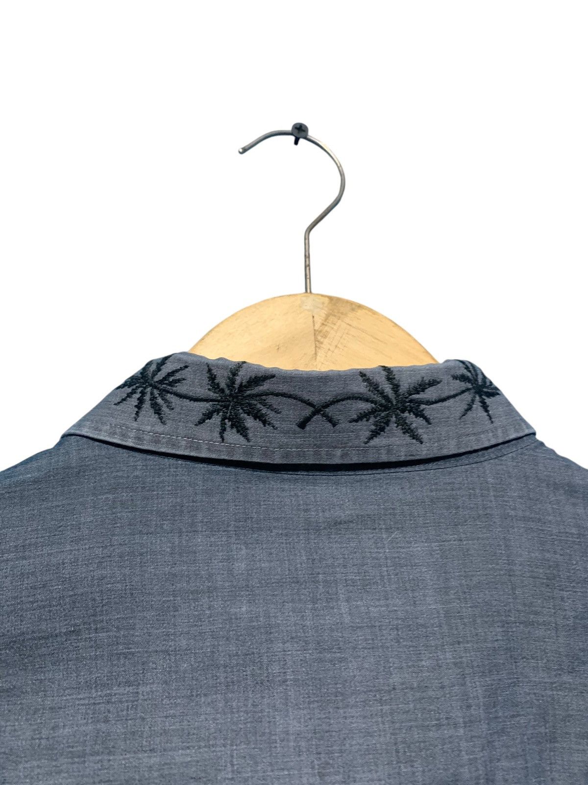 Balenciaga × Vintage Vintage Balenciaga palm tree embroidered shirt Size US S / EU 44-46 / 1 - 10 Thumbnail