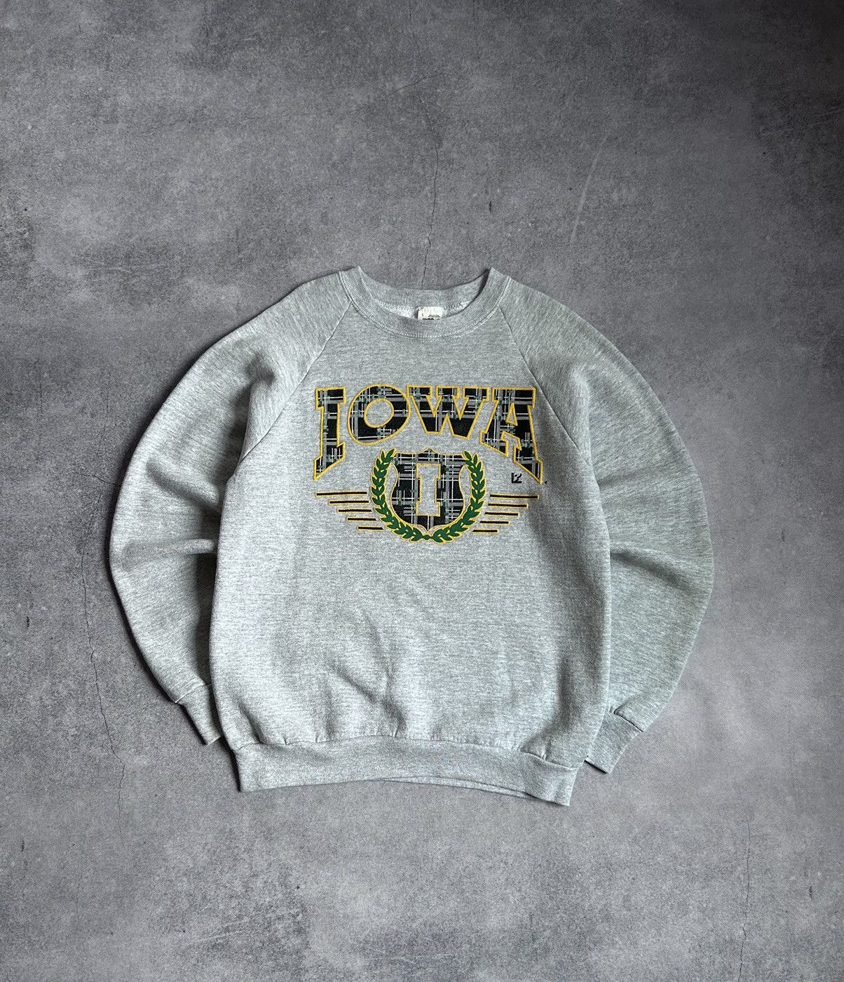 Vintage Lowa Collage Fruit Of The Loom 90s sweatshirt mens