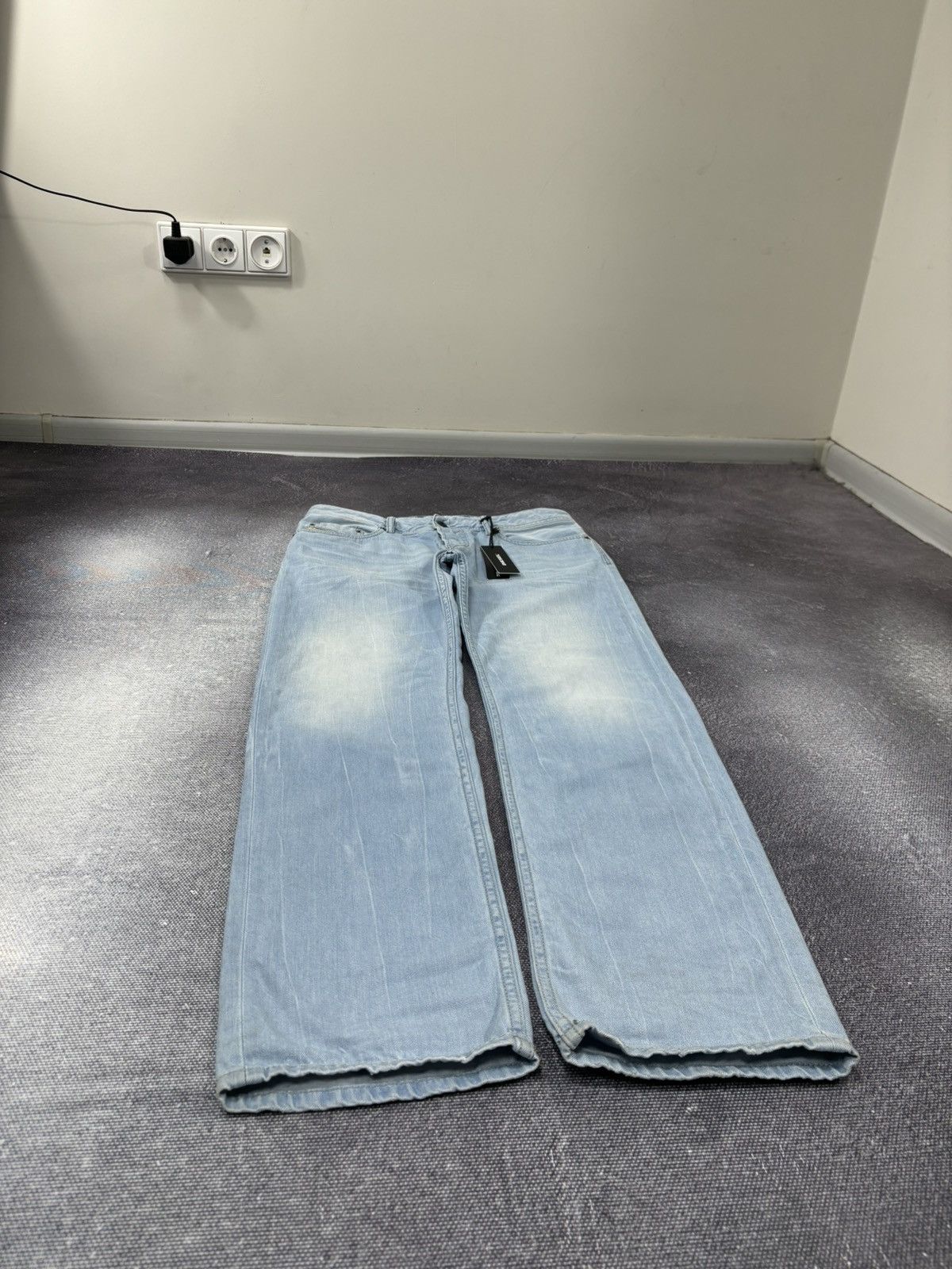 Diesel Diesel Waykee Regular Straight NWT Light Blue Denim Jeans Size US 31 - 3 Thumbnail