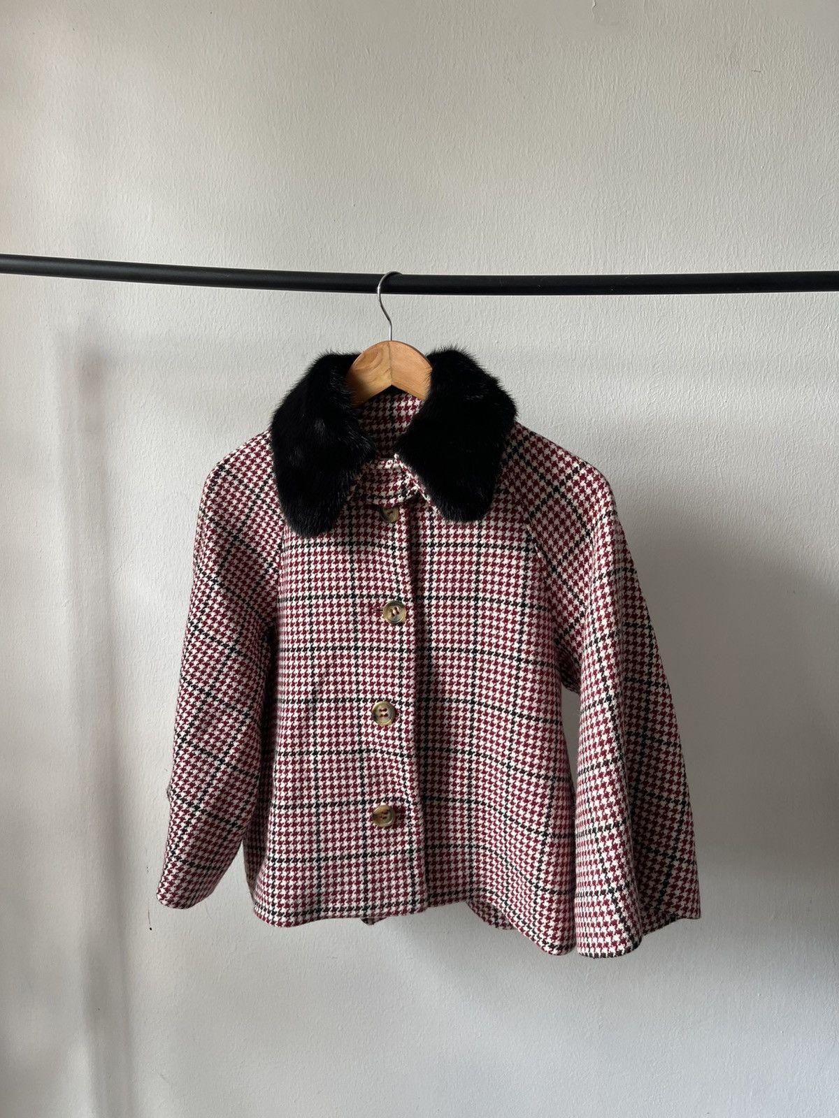 RED Valentino $2000 Red Velentino short Coat With Fur Collar 10 Size M / US 6-8 / IT 42-44 - 3 Thumbnail