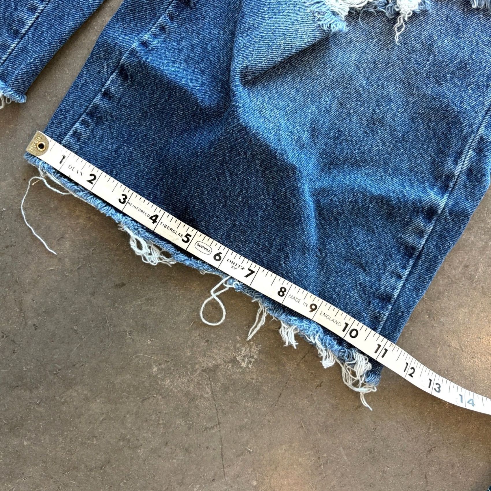 Forever 21 VINTAGE Forever 21 Dark Wash Distressed Holy Wide Leg Baggy Denim Capris 26 Womens Jeans Capris BB 26 Size ONE SIZE - 6 Thumbnail