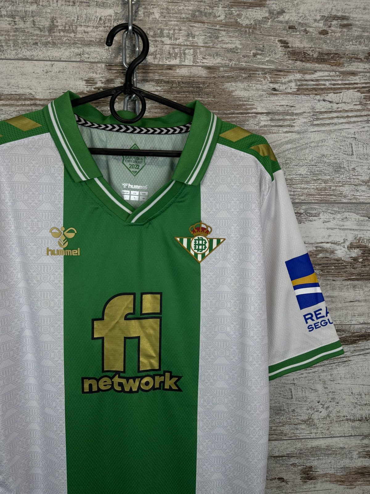 Hummel × Vintage Mens Vintage Hummel Real Betis T-shirt soccer jersey tee Size US M / EU 48-50 / 2 - 3 Thumbnail