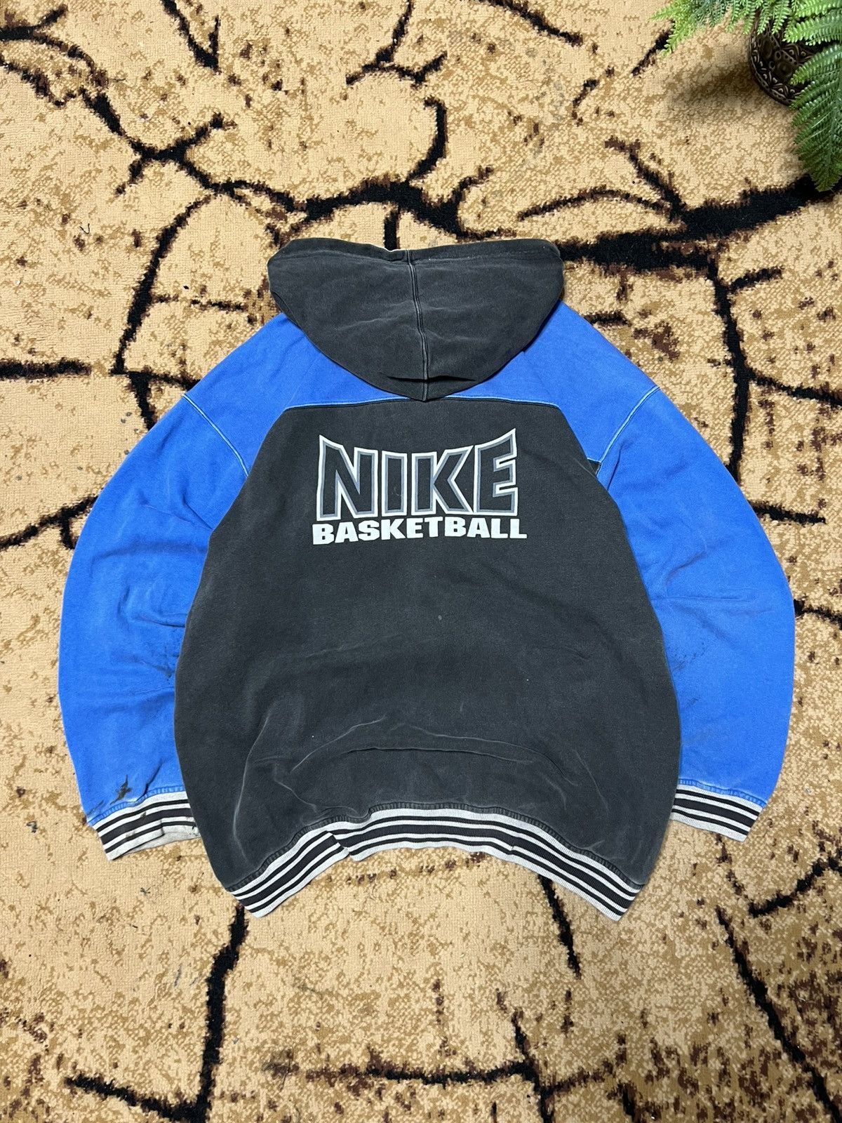 Nike × Vintage 00s Vintage Nike Ceter Swoosh Logo Oversized Sweatshirt Rare Size US XL / EU 56 / 4 - 4 Thumbnail