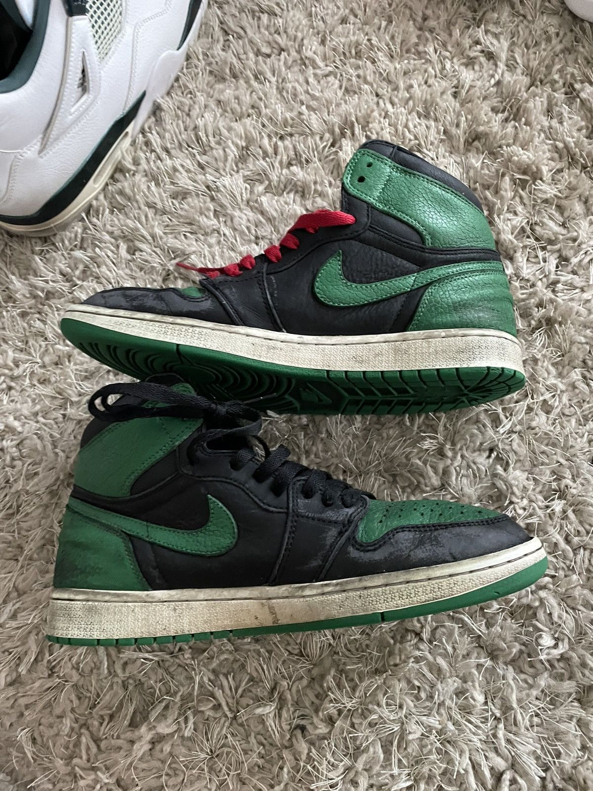 Jordan Brand Jordan 1 Pine Green 2.0 Size US 9 / EU 42 - 3 Thumbnail