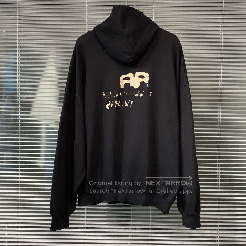 Balenciaga Balenciaga Sweatshirt with graffiti splash letter logo Size US XL / EU 56 / 4 - 2 Thumbnail