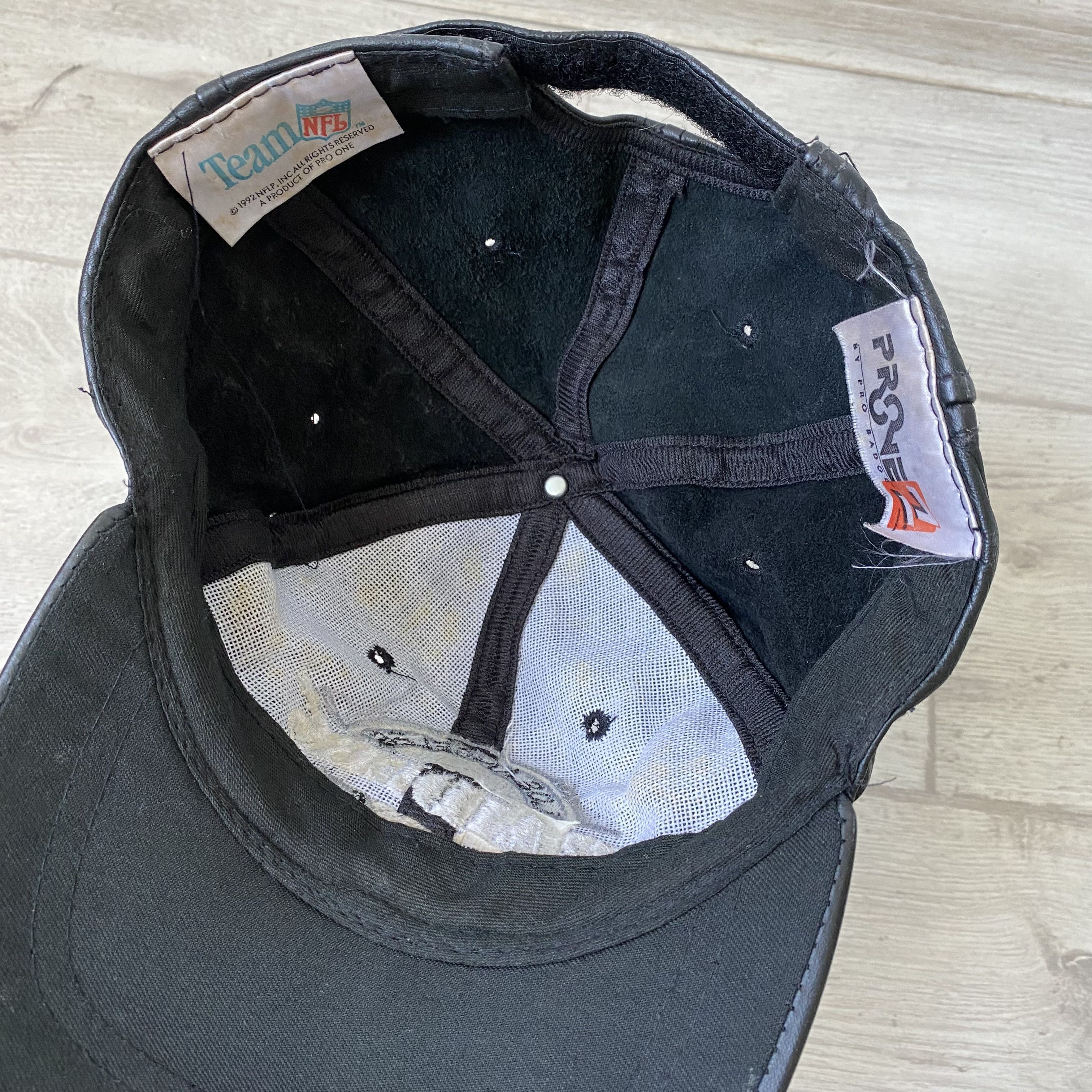NFL Vintage 1992s NFL Raiders Leather Cap pro one Made in Usa Size ONE SIZE - 7 Thumbnail