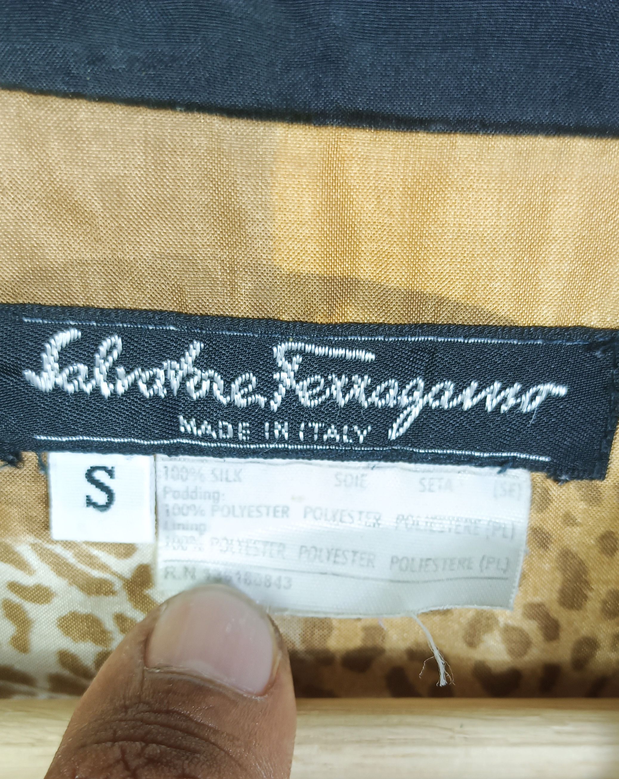 Salvatore Ferragamo Vintage Salvatore Ferragamo Leopard Silk Quilted Jacket Size US M / EU 48-50 / 2 - 15 Thumbnail