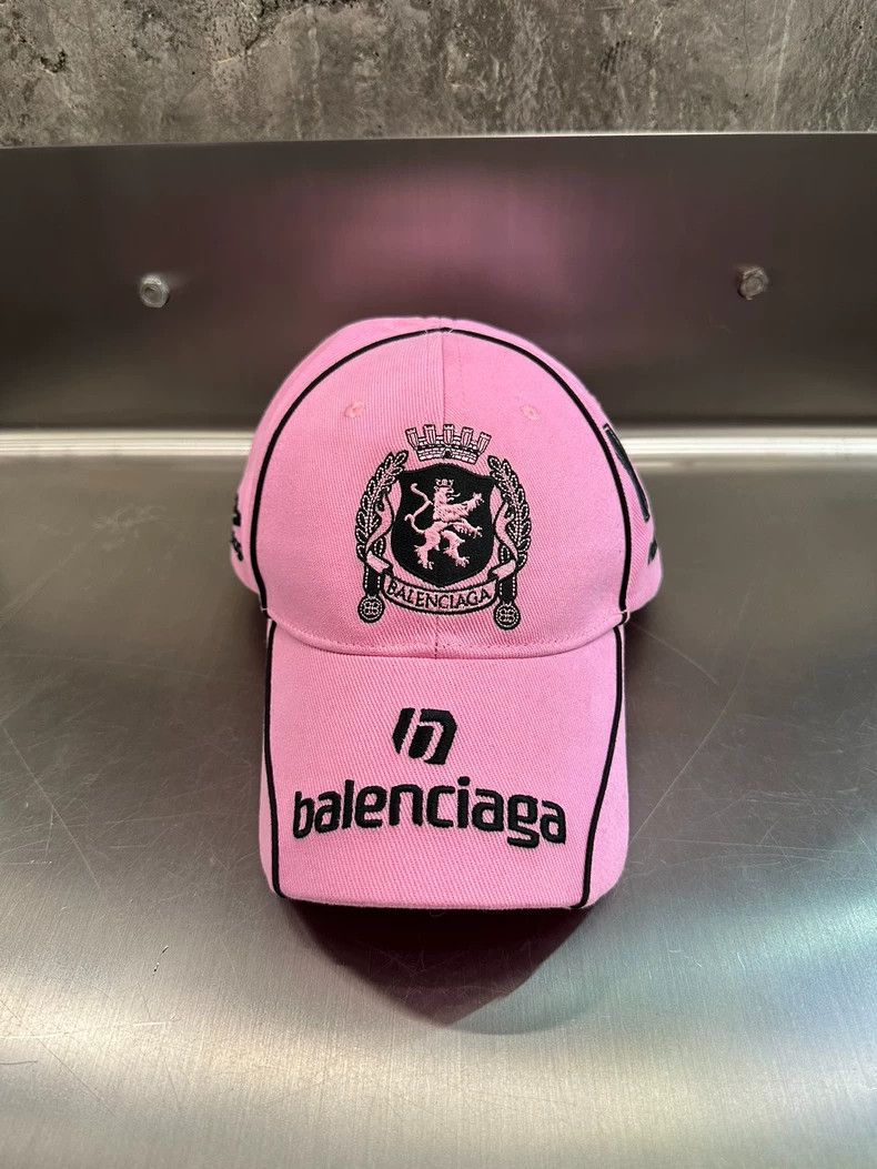 Balenciaga Balenciaga Miami Pink Manchester United Emblem Hat Curved Size ONE SIZE - 2 Thumbnail
