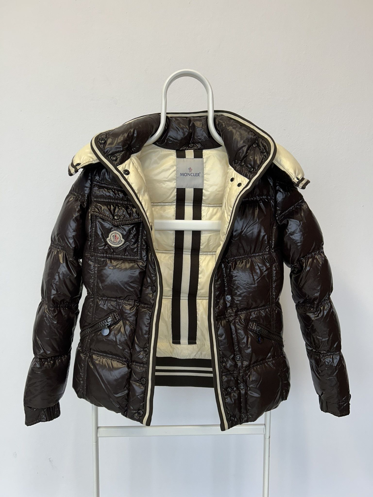 Moncler Moncler quincy hooded puffer jacket with badge Size XS / US 0-2 / IT 36-38 - 10 Thumbnail