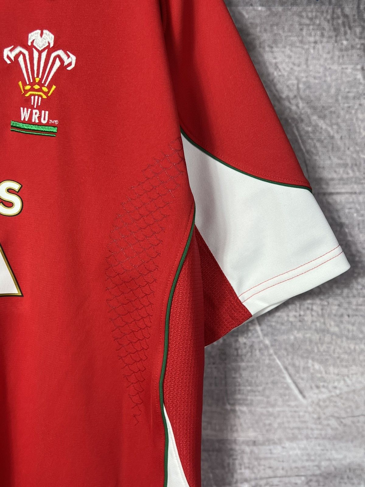 Under Armour Under Armour 2008 Wales Rugby Union Jersey Shirt Size US L / EU 52-54 / 3 - 4 Thumbnail