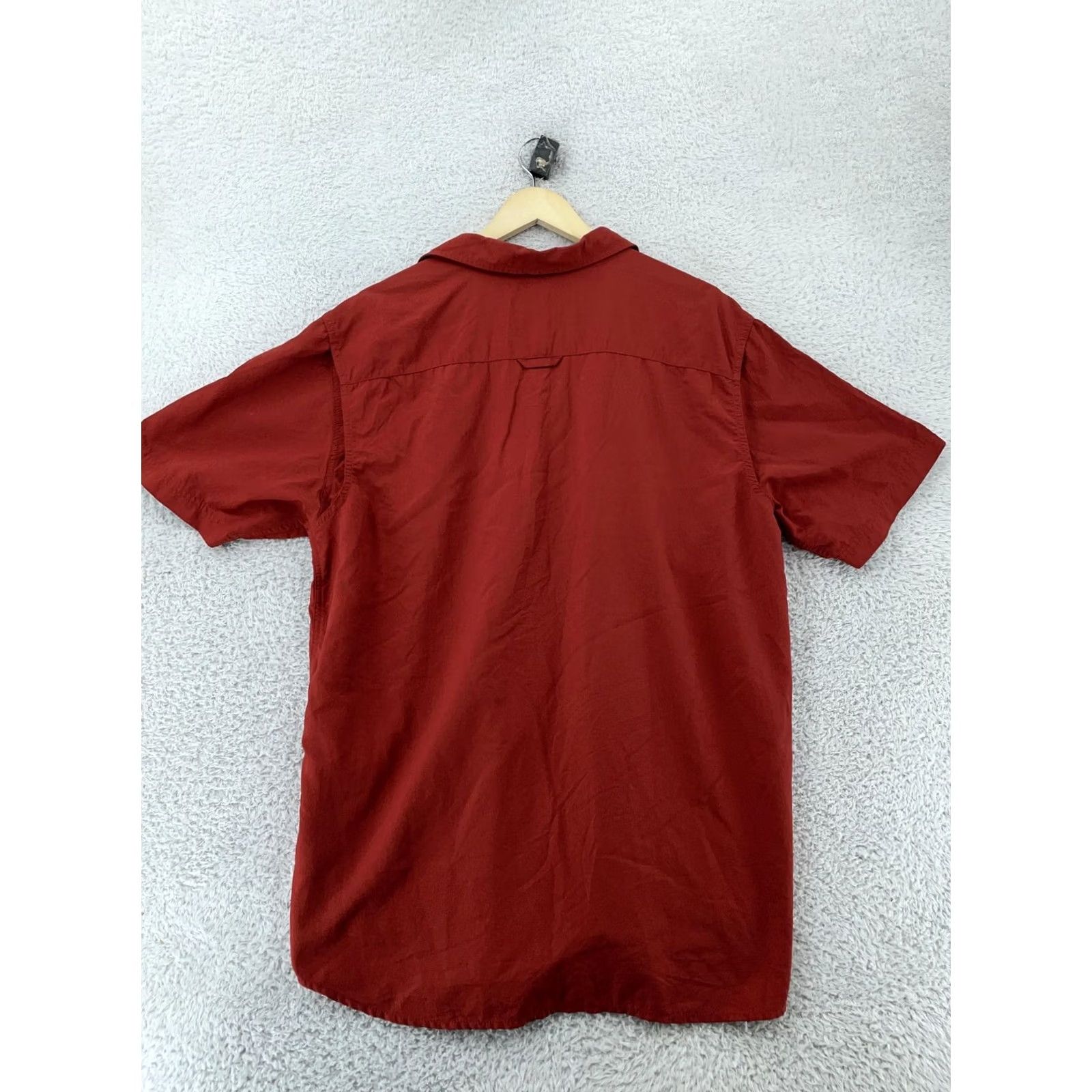 Vintage Columbia Shirt Mens Large Burgundy Red Omni-Shade S/S Button Up Casual Outdoor Pockets Breathable 100% Nylon Size US L / EU 52-54 / 3 - 4 Thumbnail