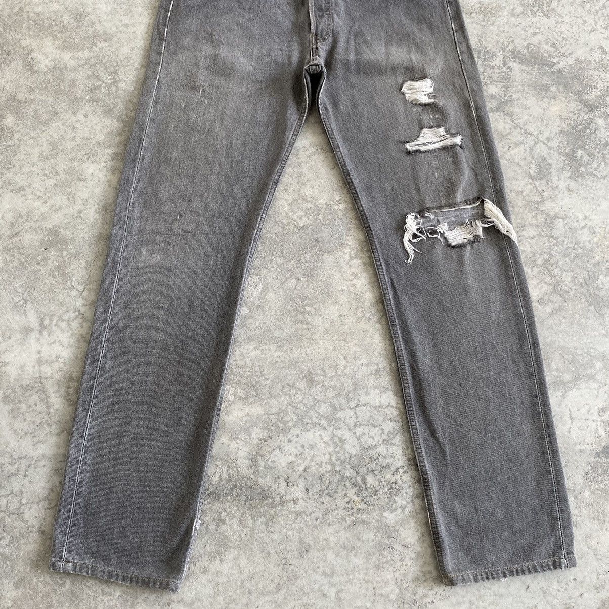 Levi's Vintage Late 90’s Levis 501 Ash Grey Distressed Jeans Size US 32 / EU 48 - 3 Thumbnail