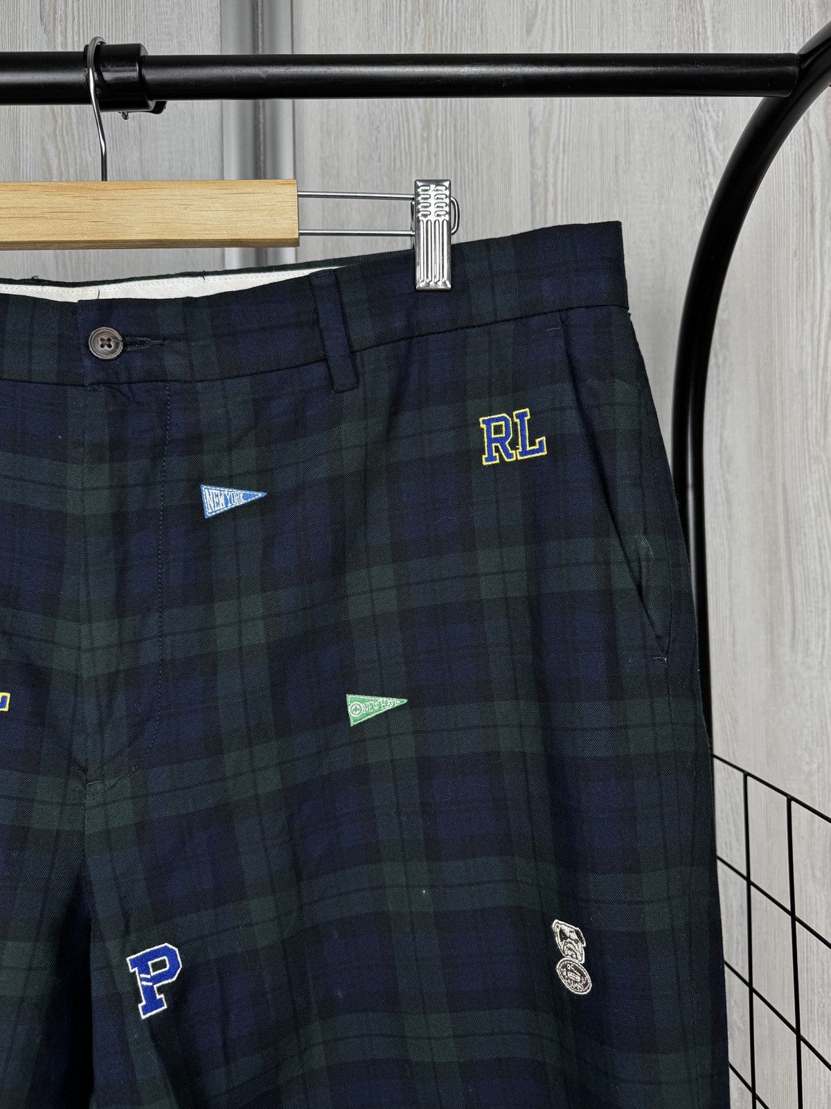 Polo Ralph Lauren Polo Ralph Lauren Blackwatch Tartan Shorts College Pennants Size US 36 / EU 52 - 3 Thumbnail