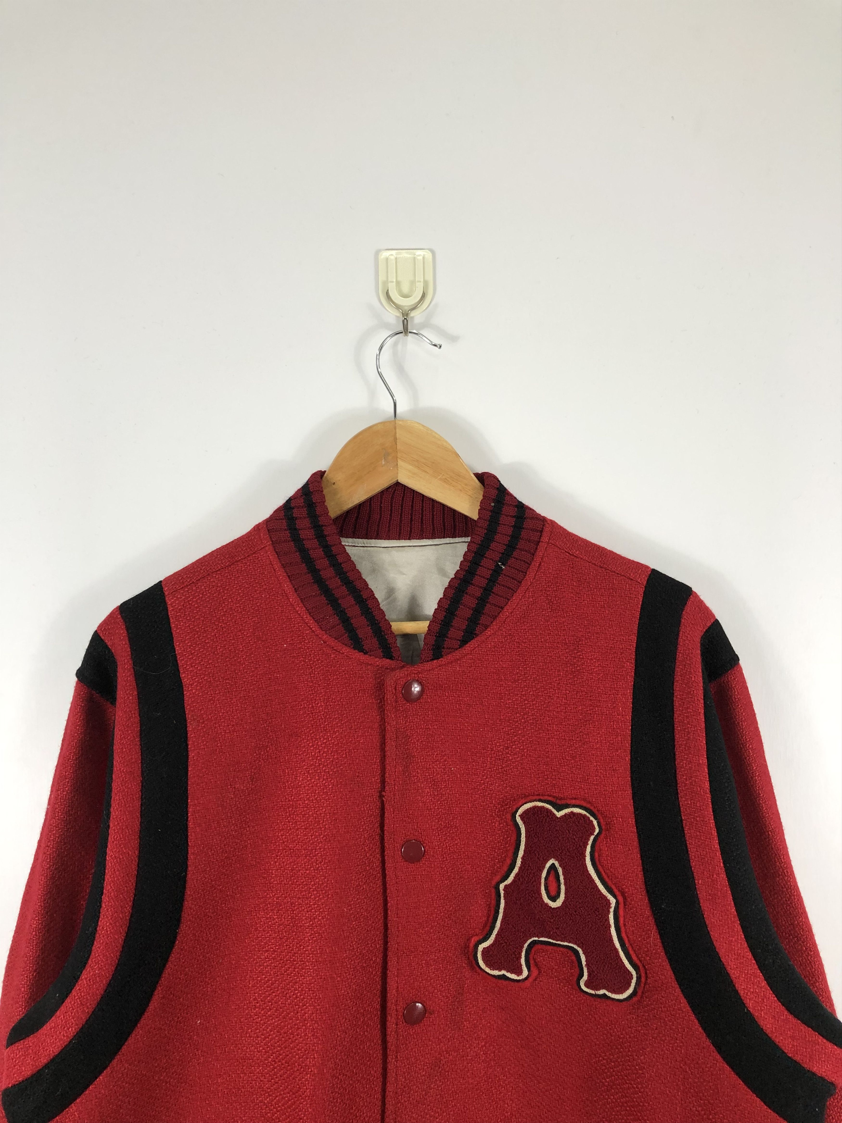 Japanese Brand Vintage 90s NFL Embroidery Logo Varsity Jacket Red V0285 Size US L / EU 52-54 / 3 - 2 Thumbnail