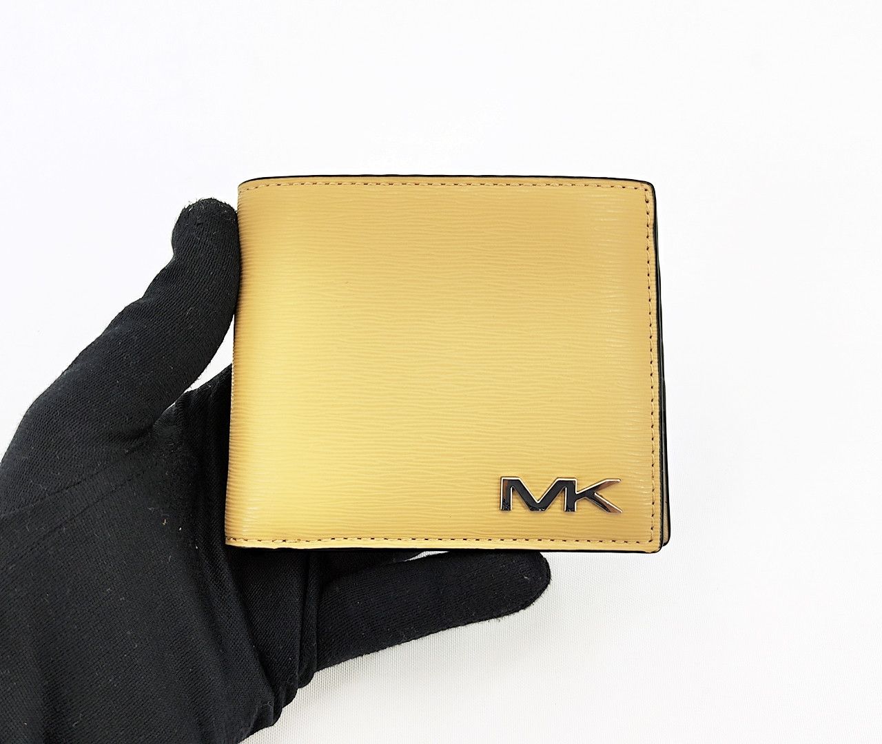 Michael Kors MICHAEL KORS MK brown bi-fold wallet like new Size ONE SIZE - 1 Thumbnail