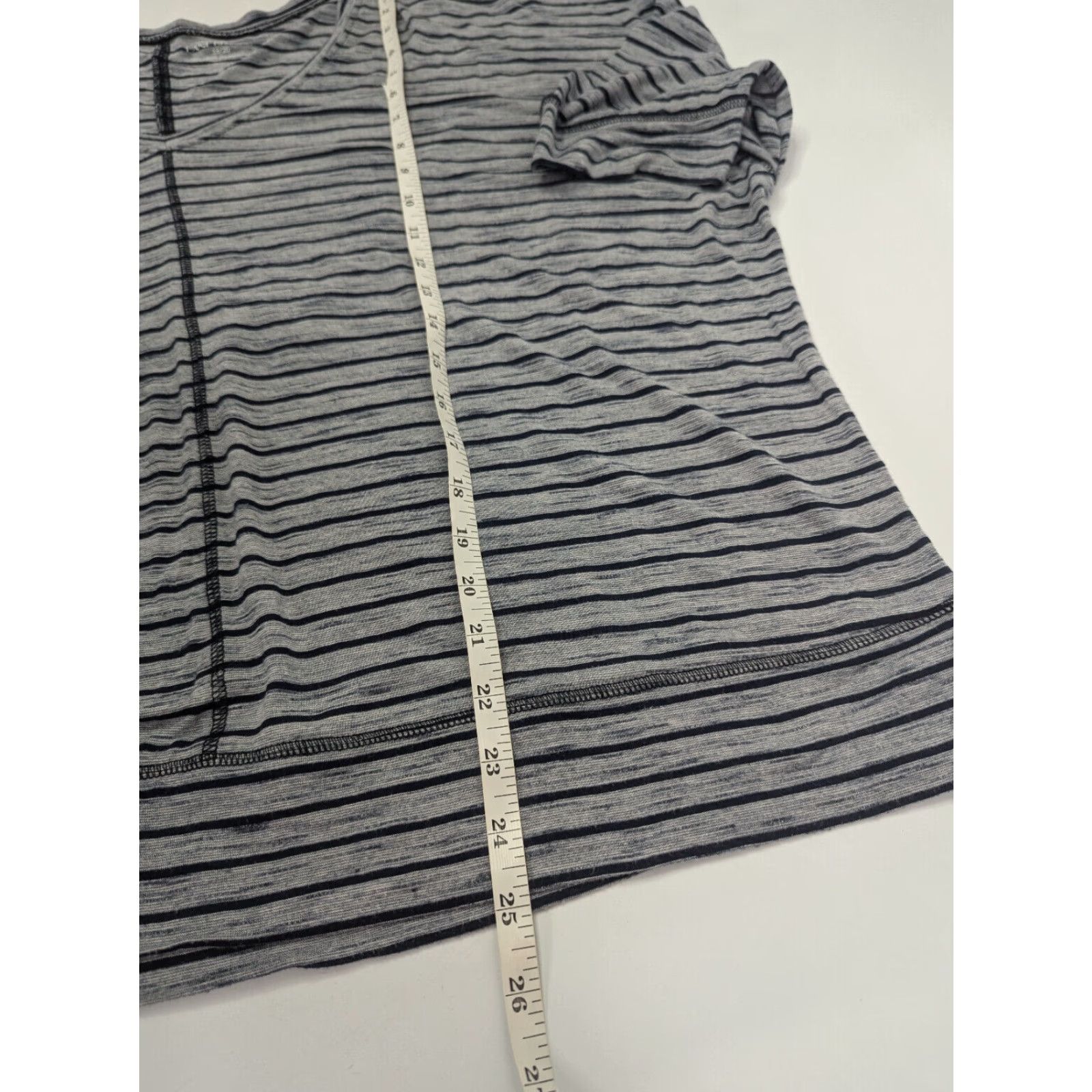 Vintage Lane Bryant Shirt Women's 18/20 Gray Striped Short Sleeve V-Neck Plus Size Size XXL / US 16-18 / IT 52-54 - 3 Thumbnail