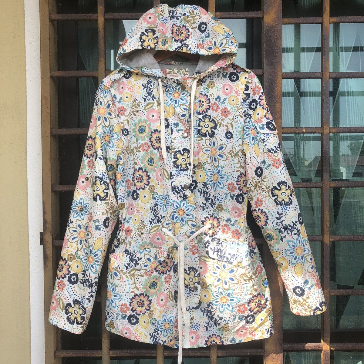 Mossimo Massimo Water Resistant Flower Design Zipper Hodie Size L / US 10 / IT 46 - 1 Thumbnail