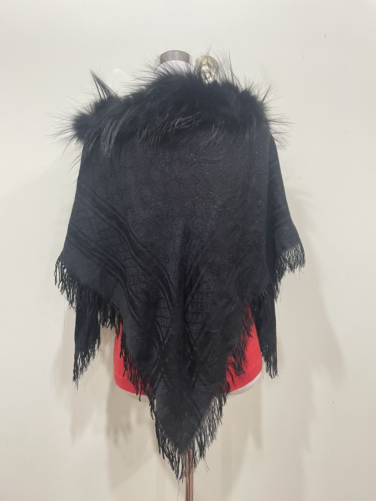 Gucci Gucci fox fur poncho Size ONE SIZE - 2 Thumbnail