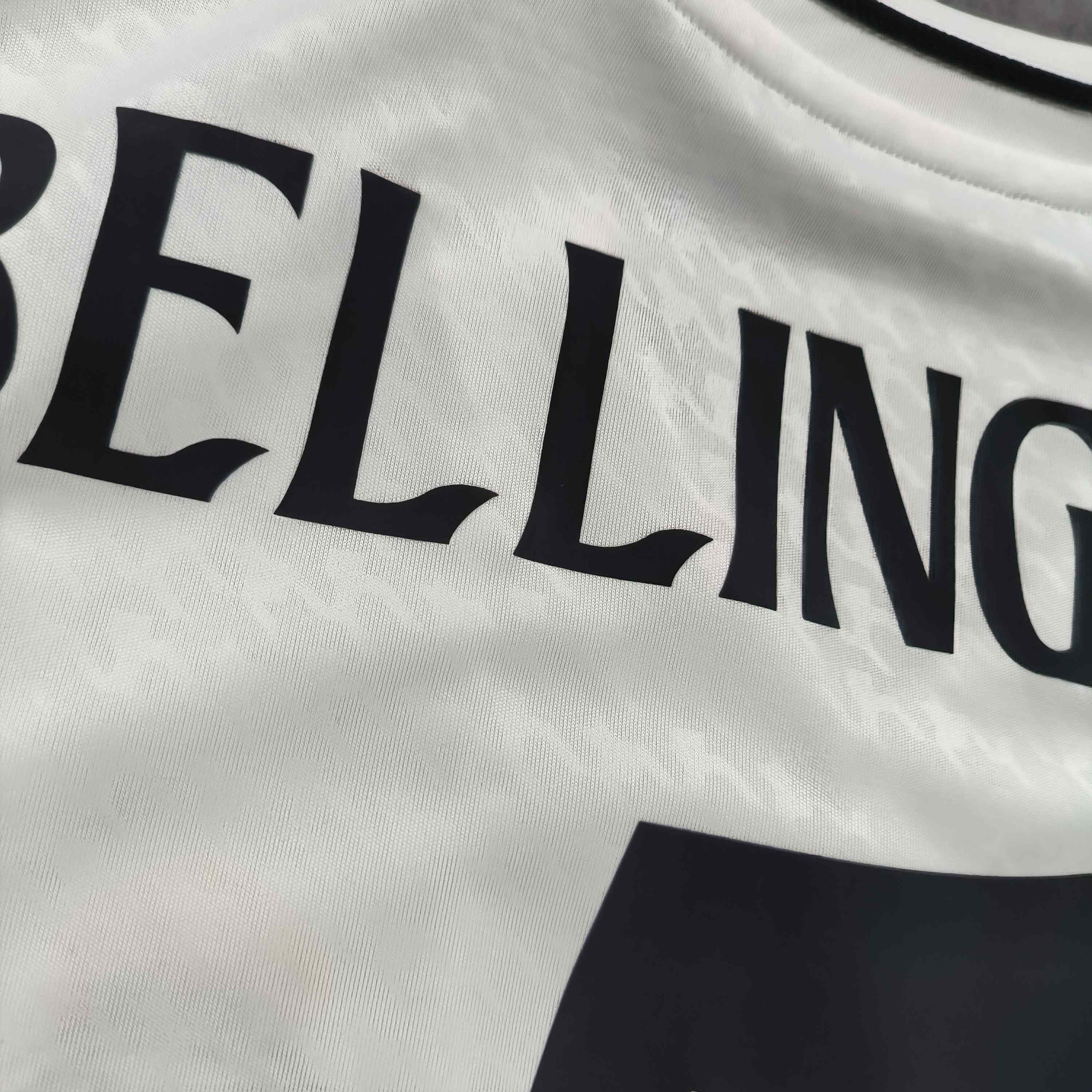 Adidas NEW Real Madrid 2024-25 home Bellingham football jersey sz M Size US M / EU 48-50 / 2 - 10 Thumbnail