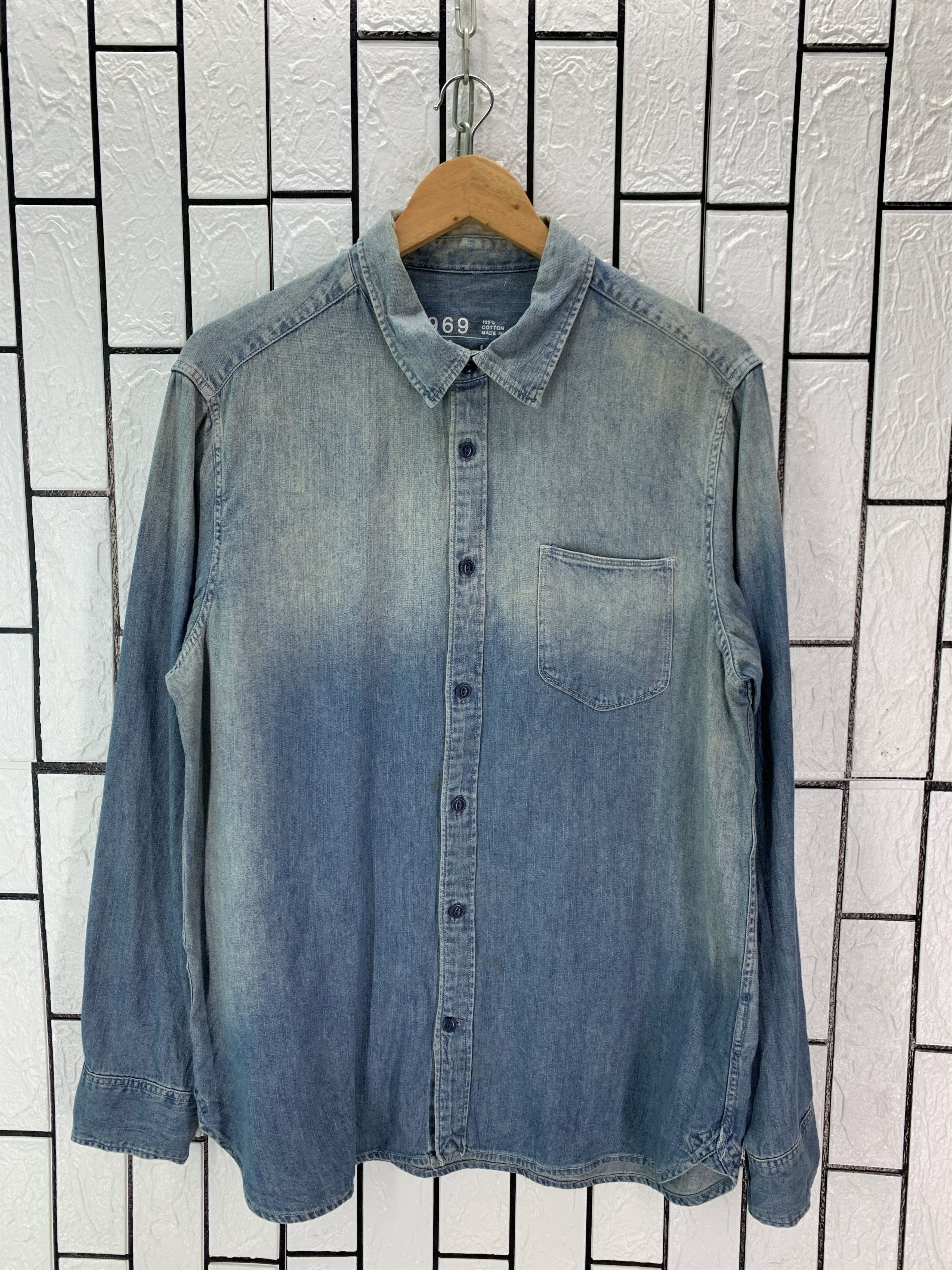Gap Vintage Gap Denim Shirt Button Size US L / EU 52-54 / 3 - 1 Thumbnail