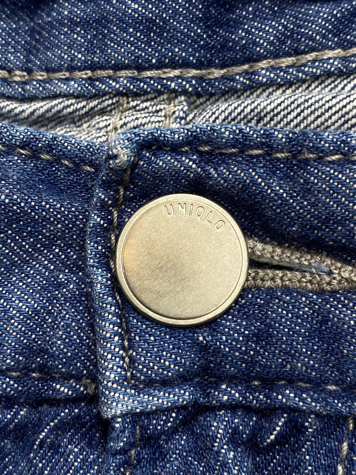 Uniqlo Uniqlo Blue Wash Baggy Style Soft Jeans Size US 34 / EU 50 - 11 Thumbnail