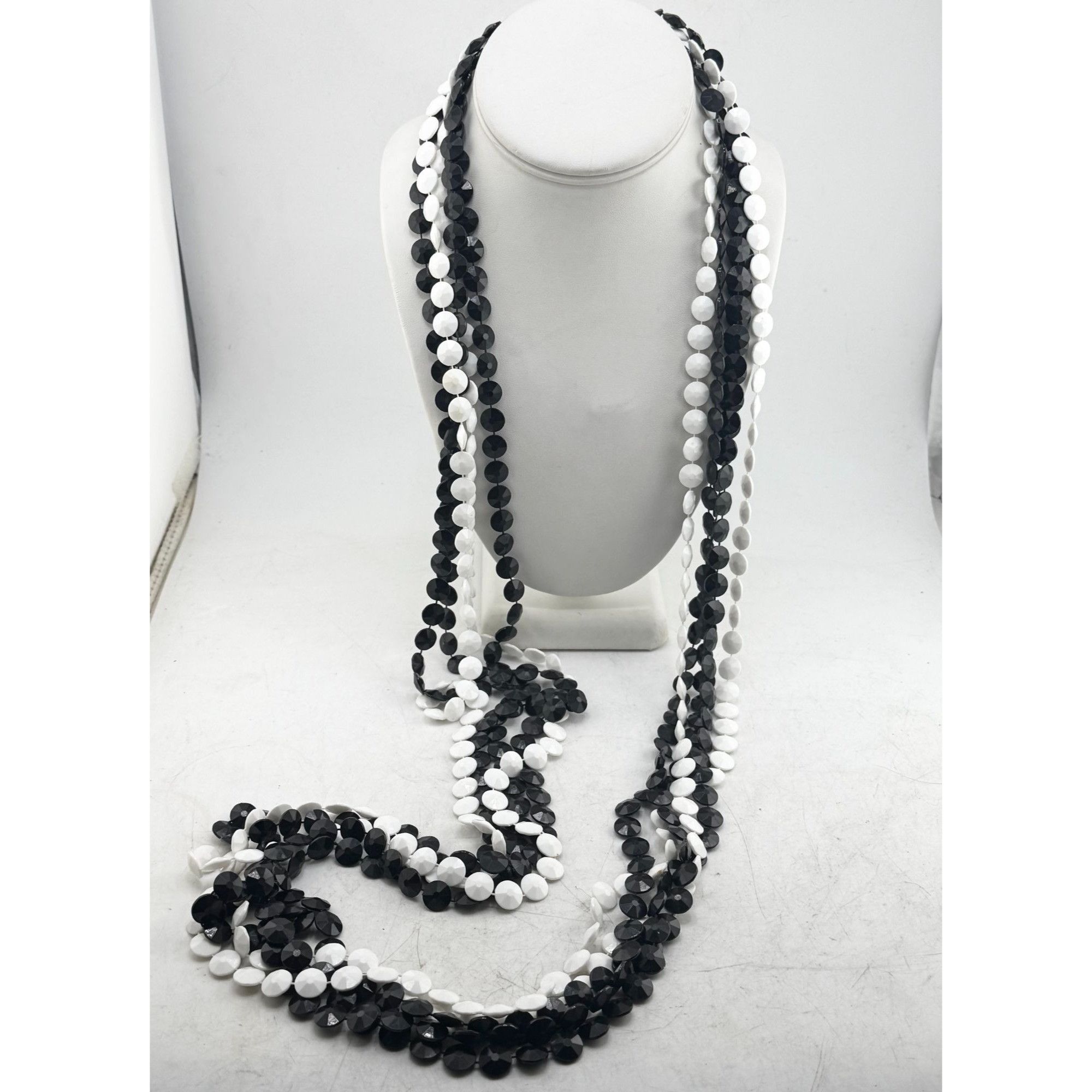Vintage Vintage multi strand black and white beaded necklace Size ONE SIZE - 4 Thumbnail