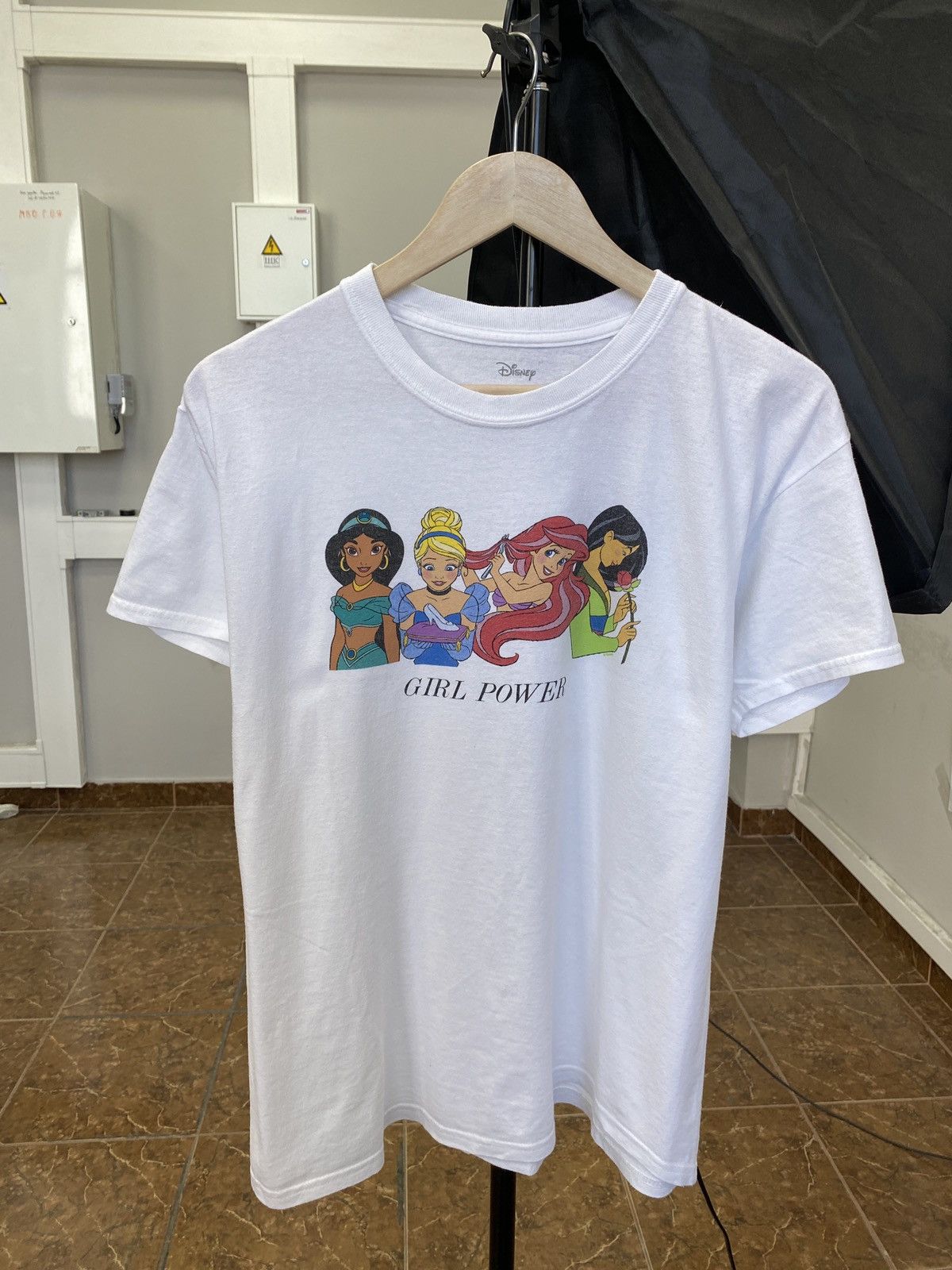 Cartoon Network × Disney × Vintage Vintage Ariel Cinderella Girl Power Disney Pixar t-shirt Size US M / EU 48-50 / 2 - 1 Thumbnail