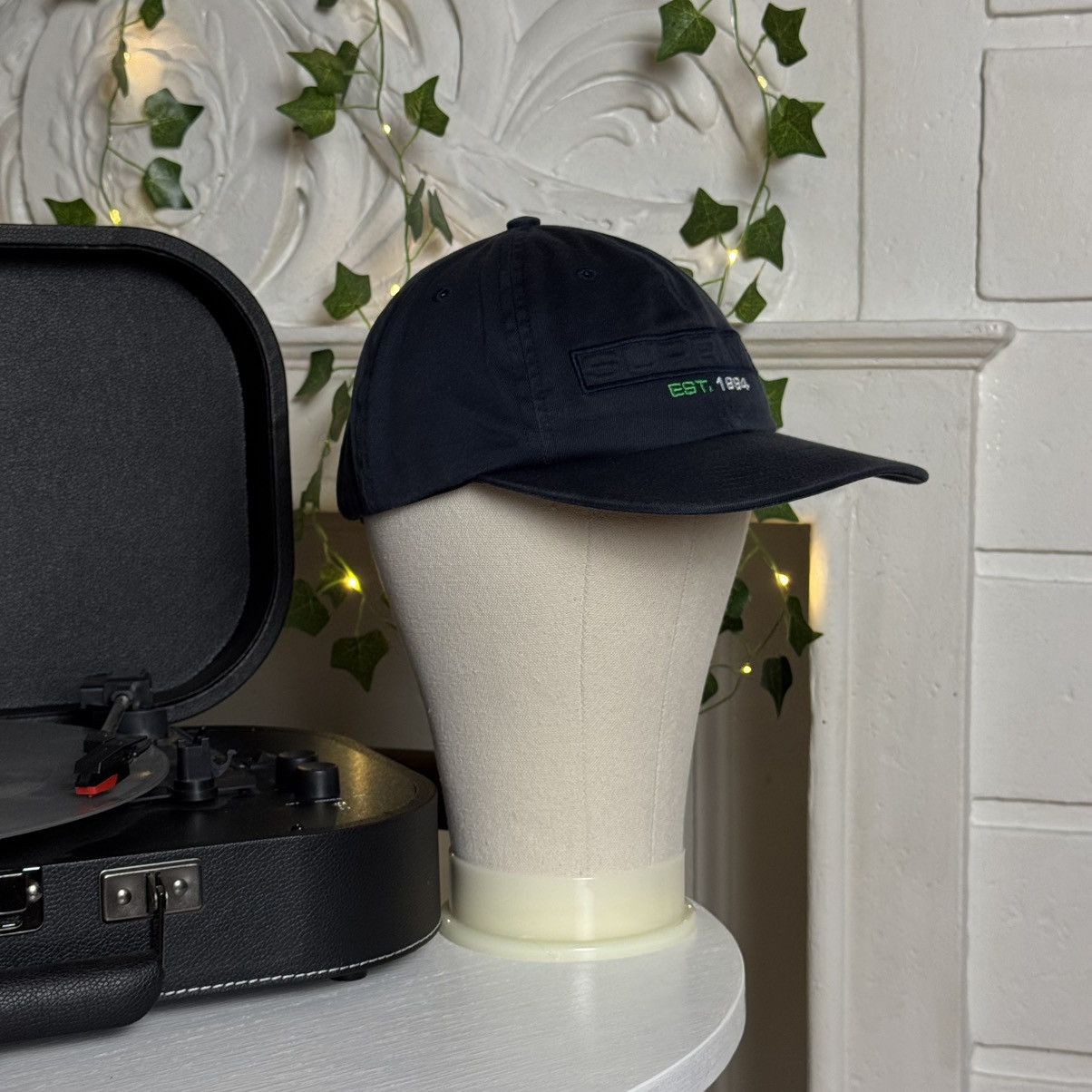 Supreme SUPREME Embossed Logo 6 Panel Hat Cap NAVY Size ONE SIZE - 3 Thumbnail