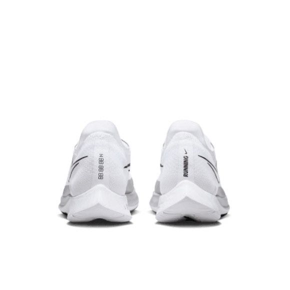 Nike Nike ZoomX Streakfly Premium in White, Metallic, Silver Size US 12 / EU 45 - 3 Thumbnail