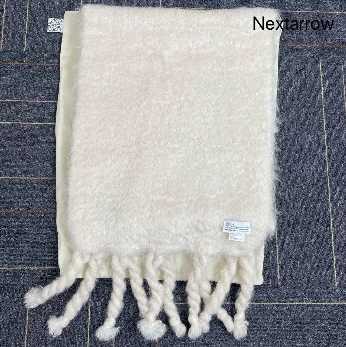 Loewe Loewe White Sea Fur Brand Scarf 2412-Nextarrow Size ONE SIZE - 2 Thumbnail