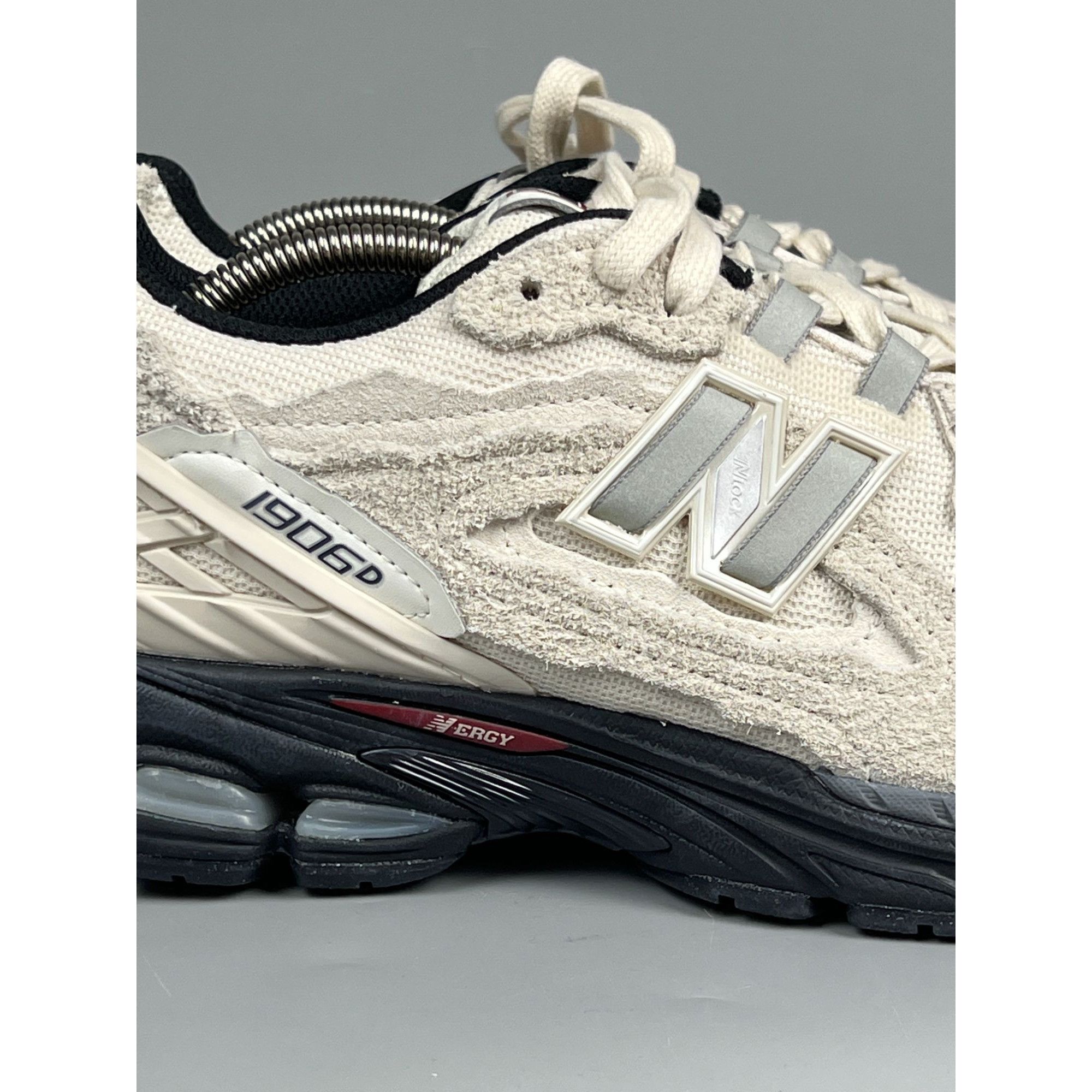 New Balance Men’s New Balance 1906D Protection Pack Sneakers (Y0998) Size US 10 / EU 43 - 5 Thumbnail
