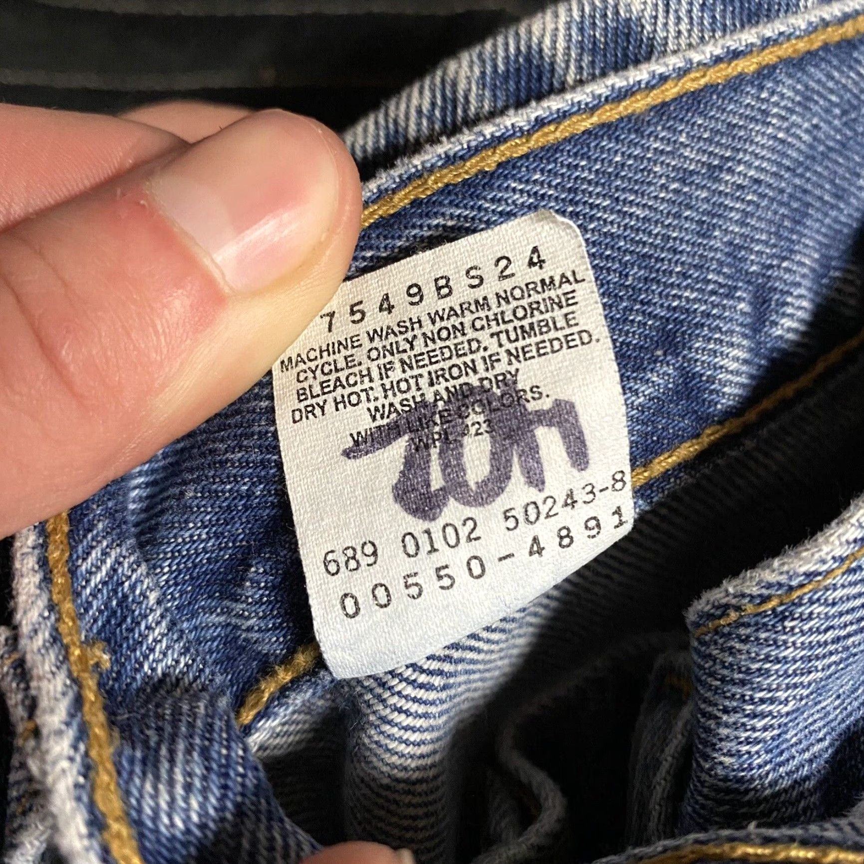 Levi's VINTAGE Levi's 550 Jeans Medium Wash Blue Relaxed Fit 36x30 90s Mens Size US 36 / EU 52 - 5 Thumbnail